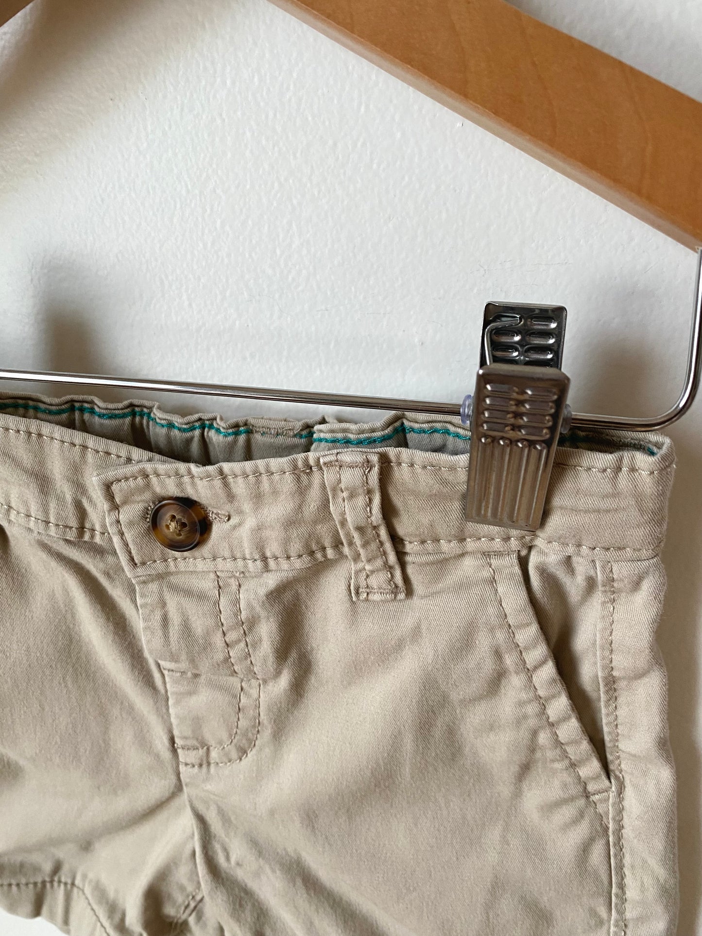 Khaki Shorts / 9m