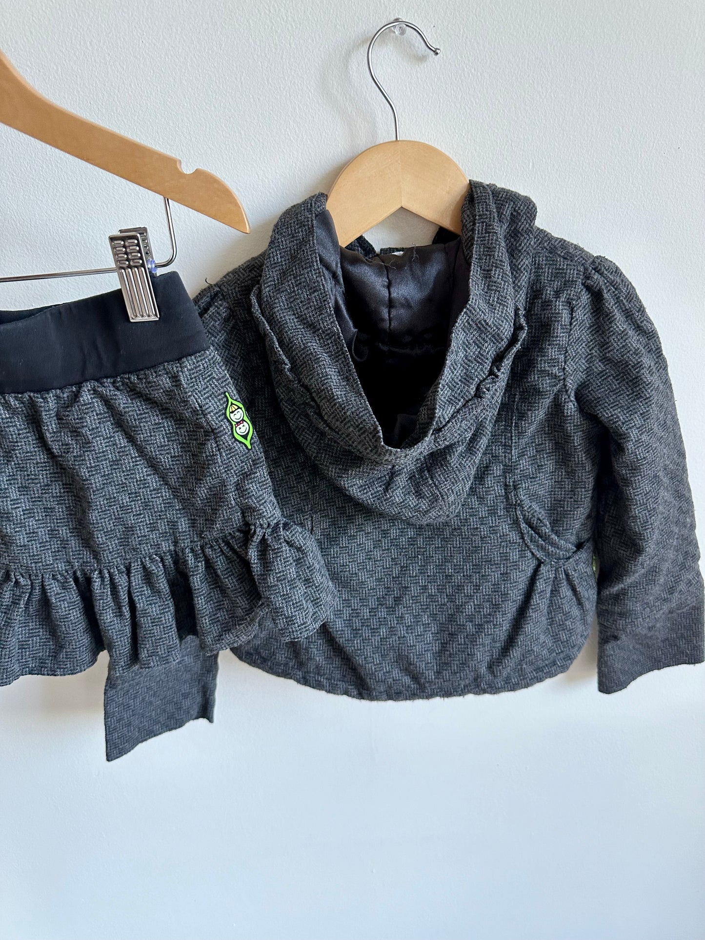 Peekaboo Beans Grey Jacket and Matching Skirt/ 4T