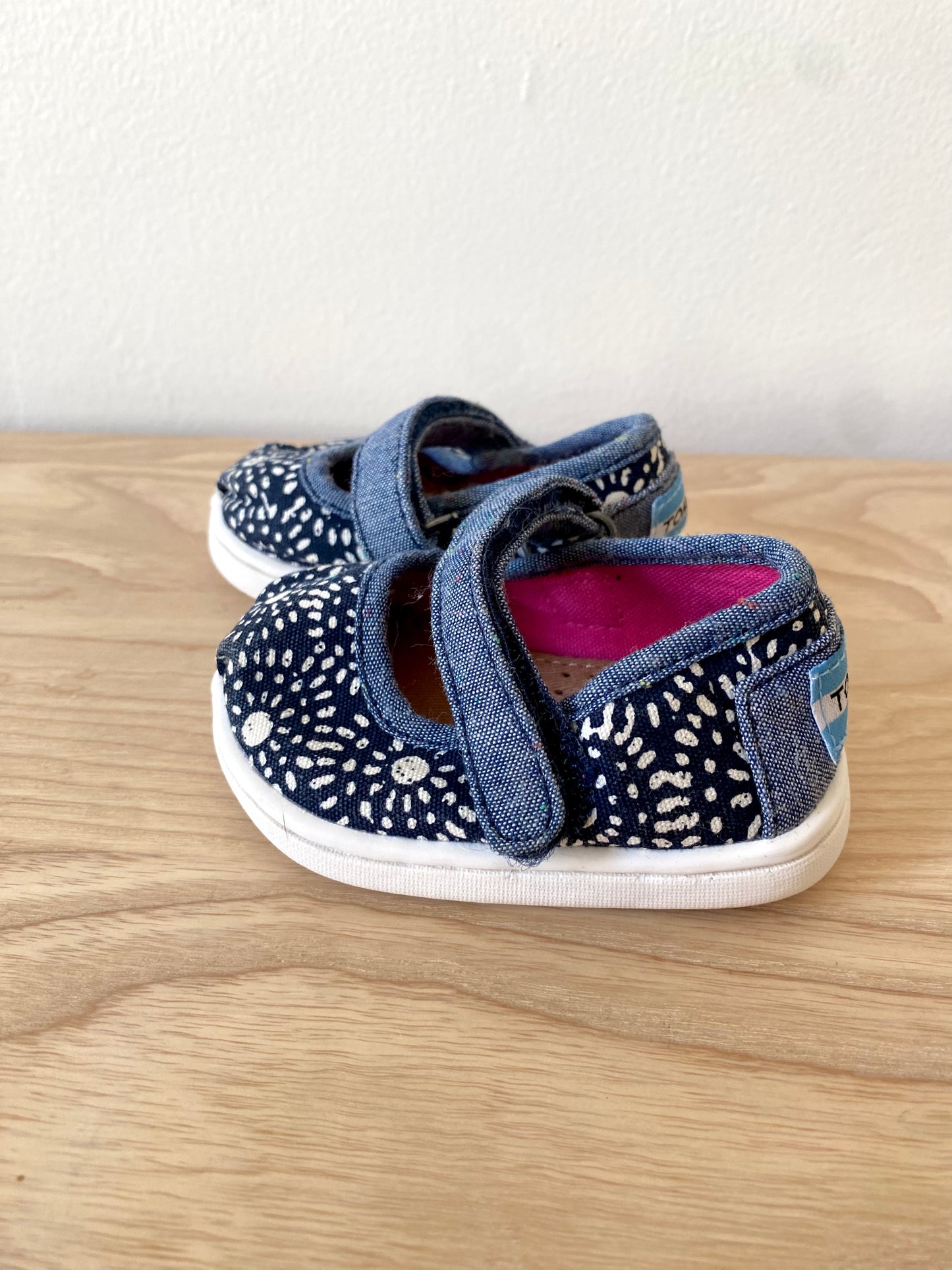 Navy Circular Pattern / Size 2 Infant