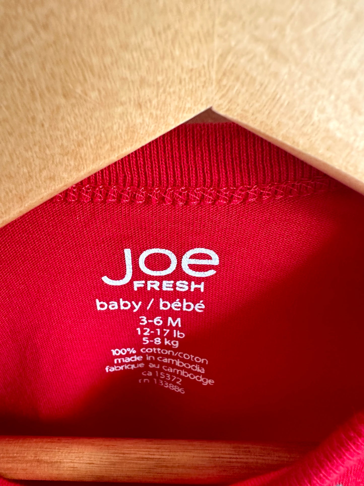 100% Canuck Bodysuits / 3-6m