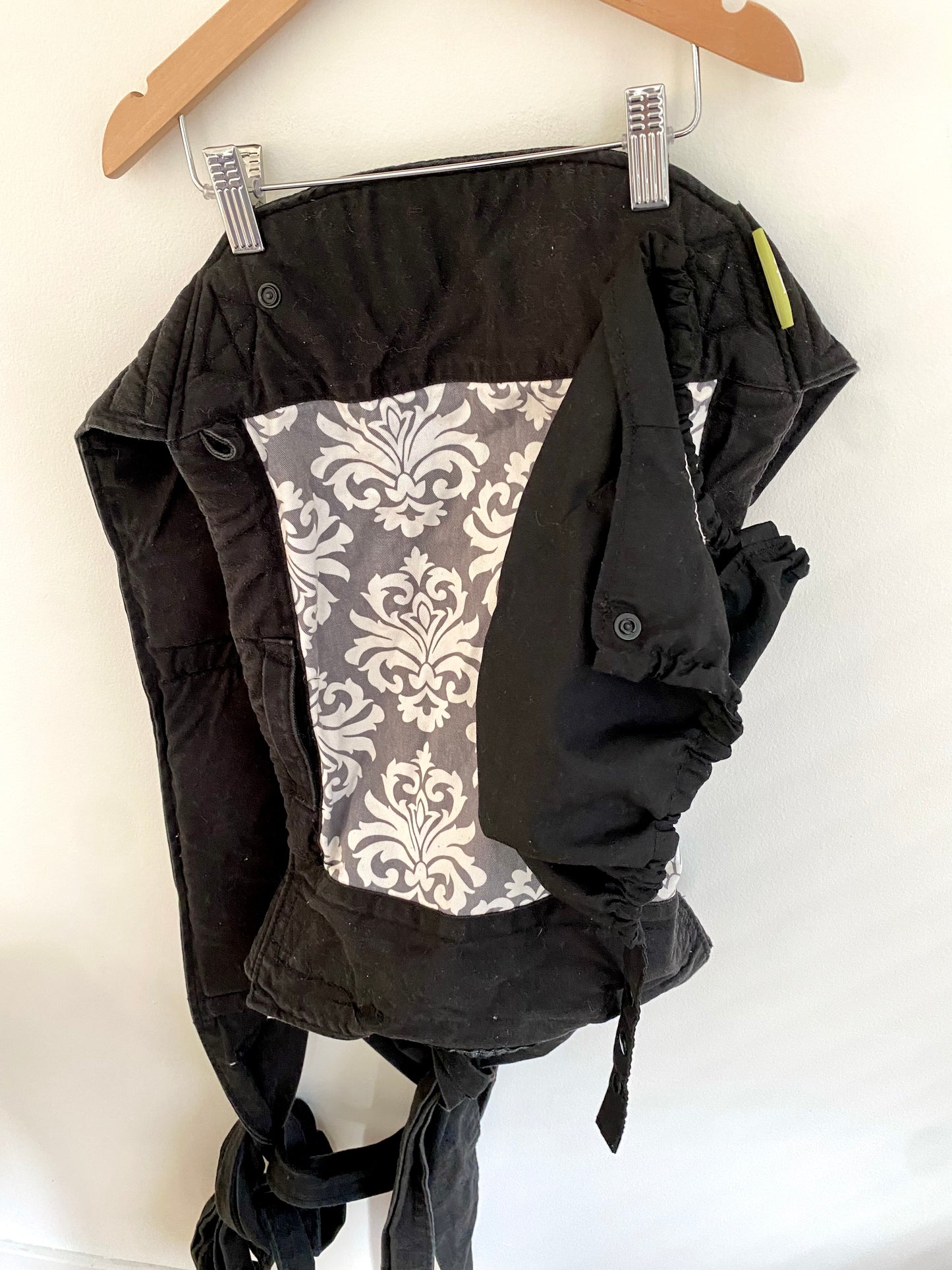 Infantino Sash Baby Wrap Carrier / 8-36lbs