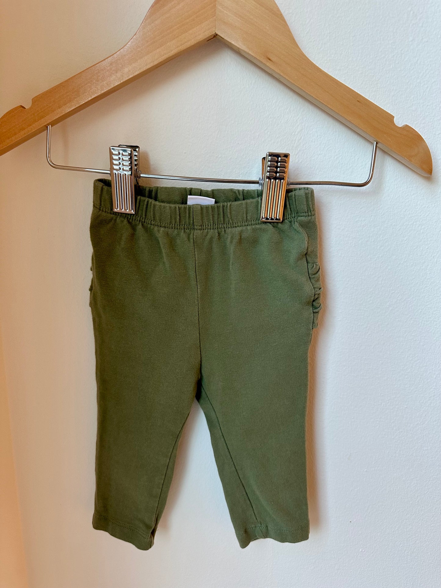 Green Ruffle Bottom Pants / 3-6m