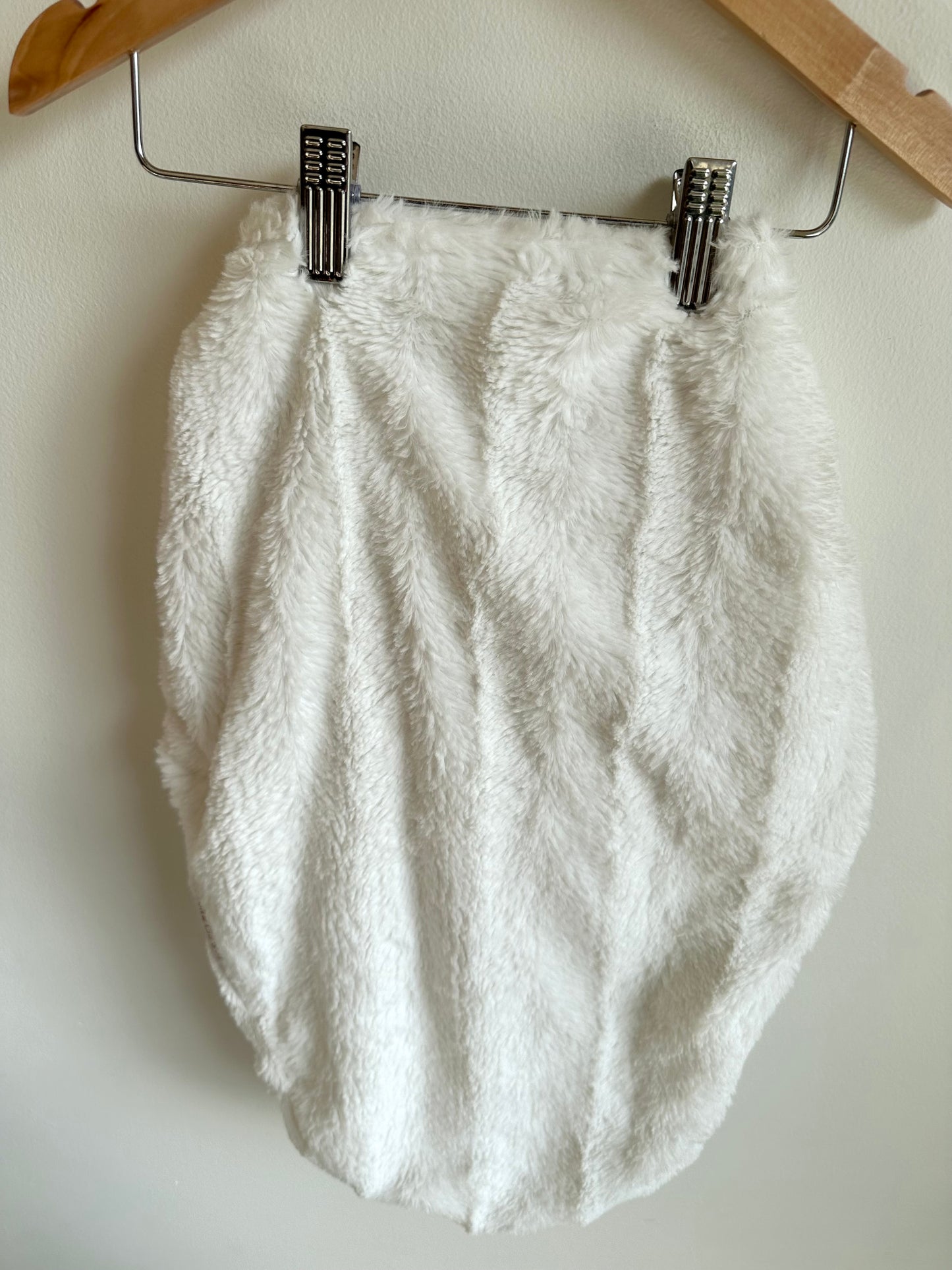 White Fleece Swaddle / 0-3m?