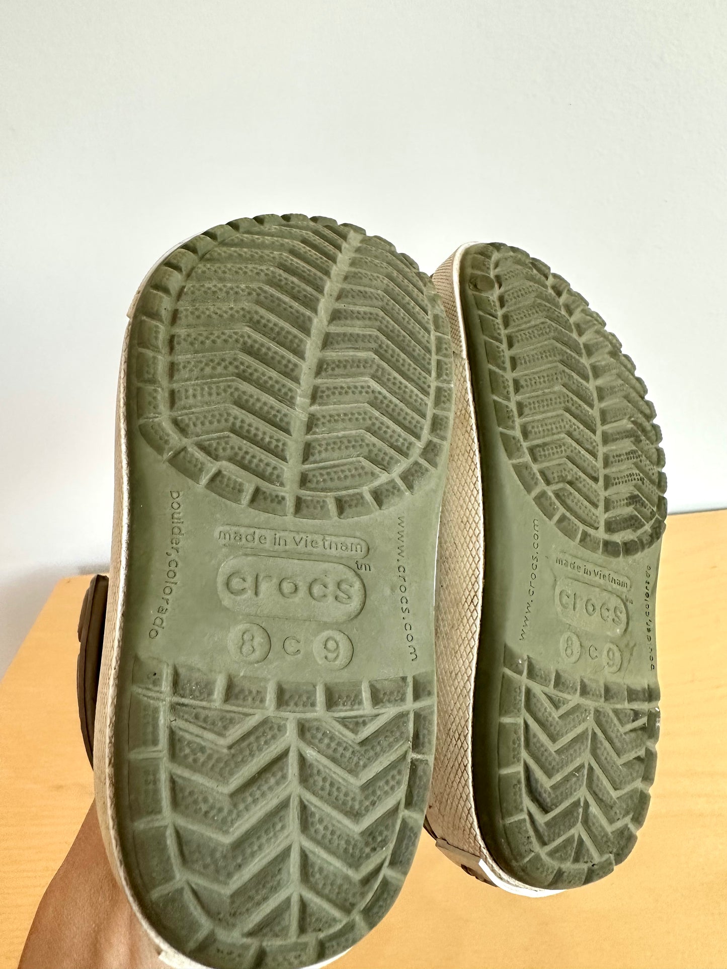 Camo Crocs / Size 8-9 Toddler