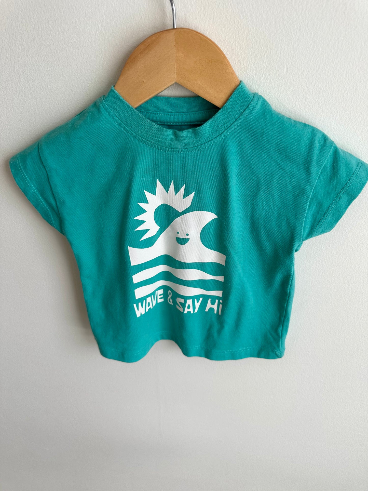 Wave & Say Hi T-Shirt / 6-9m