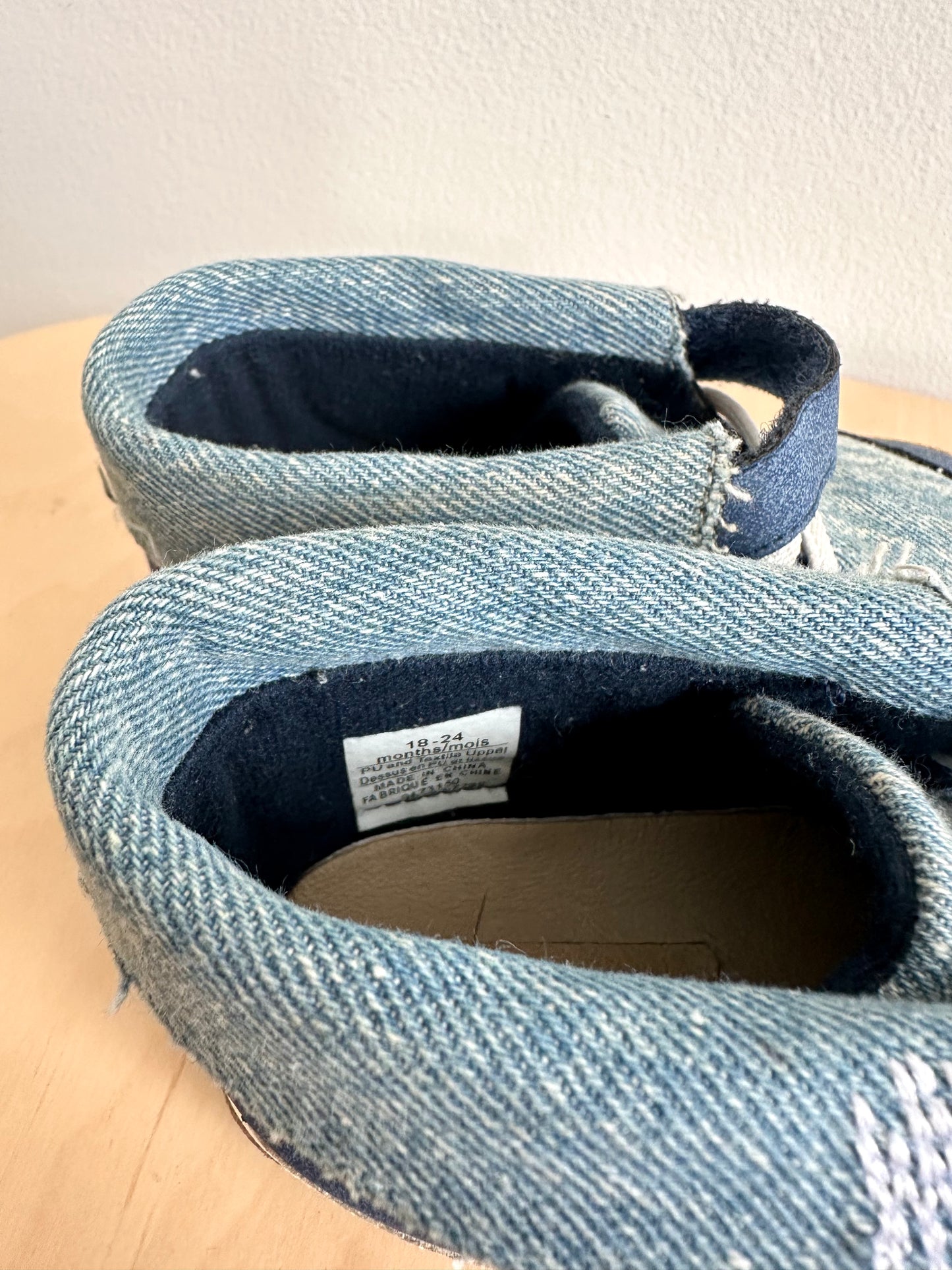 Robeez Blue Denim Like Shoes / 18-24m
