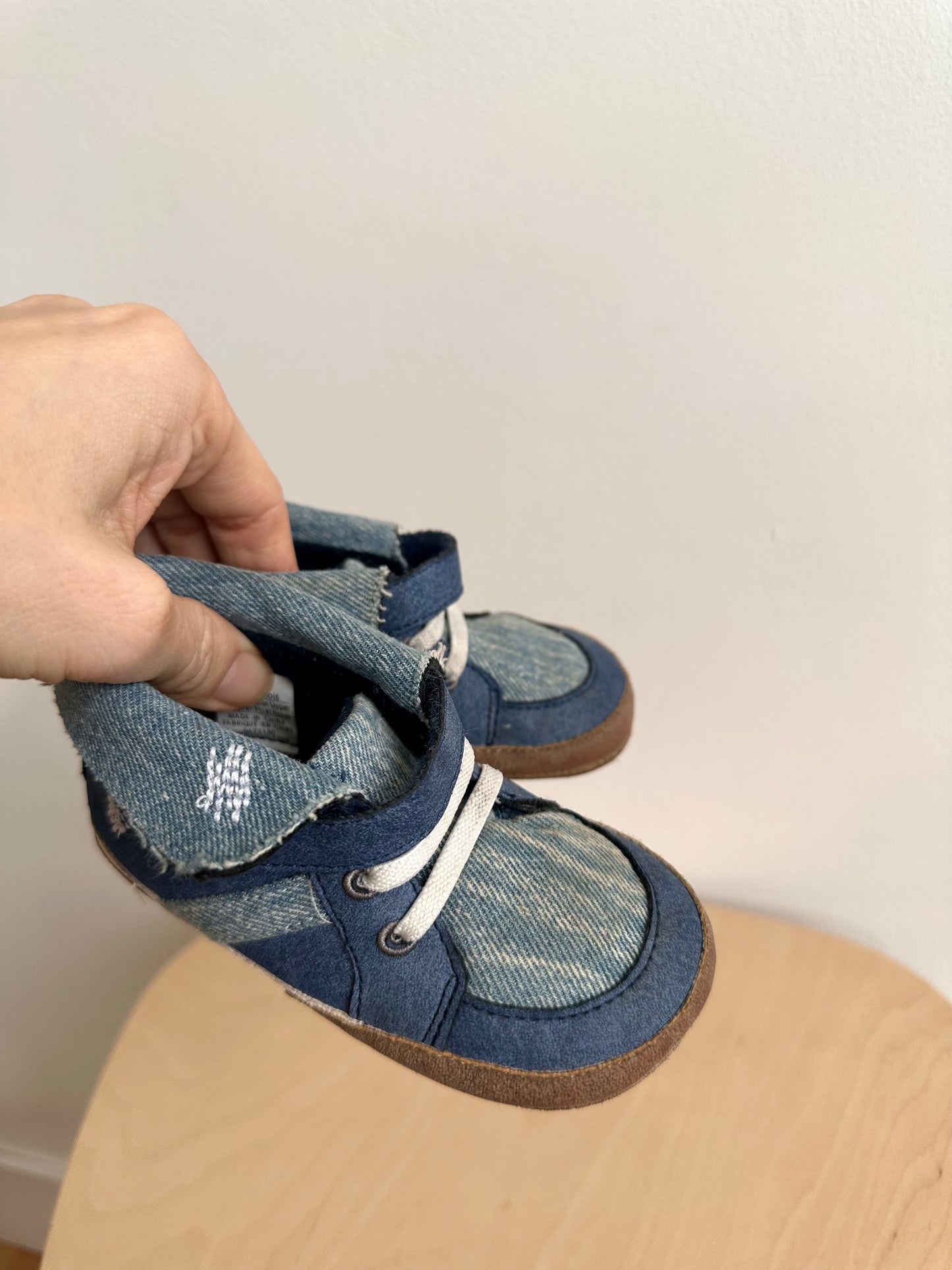 Robeez Blue Denim Like Shoes / 18-24m