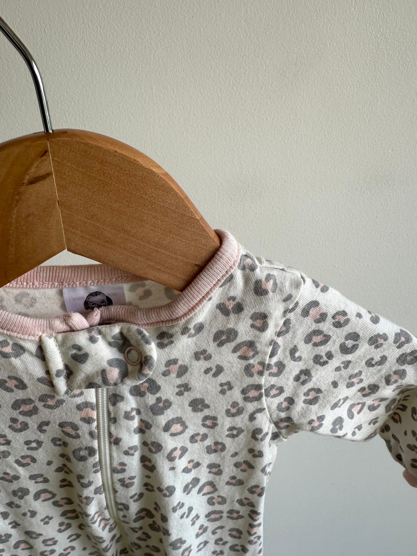Animal Print with Pink Trim Sleeper / 0-3m