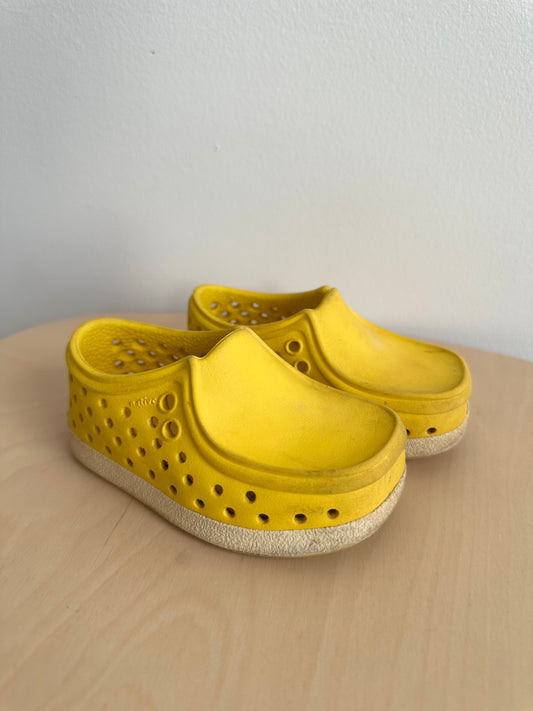 Native Yellow Sandals / Size 4-5 Toddler
