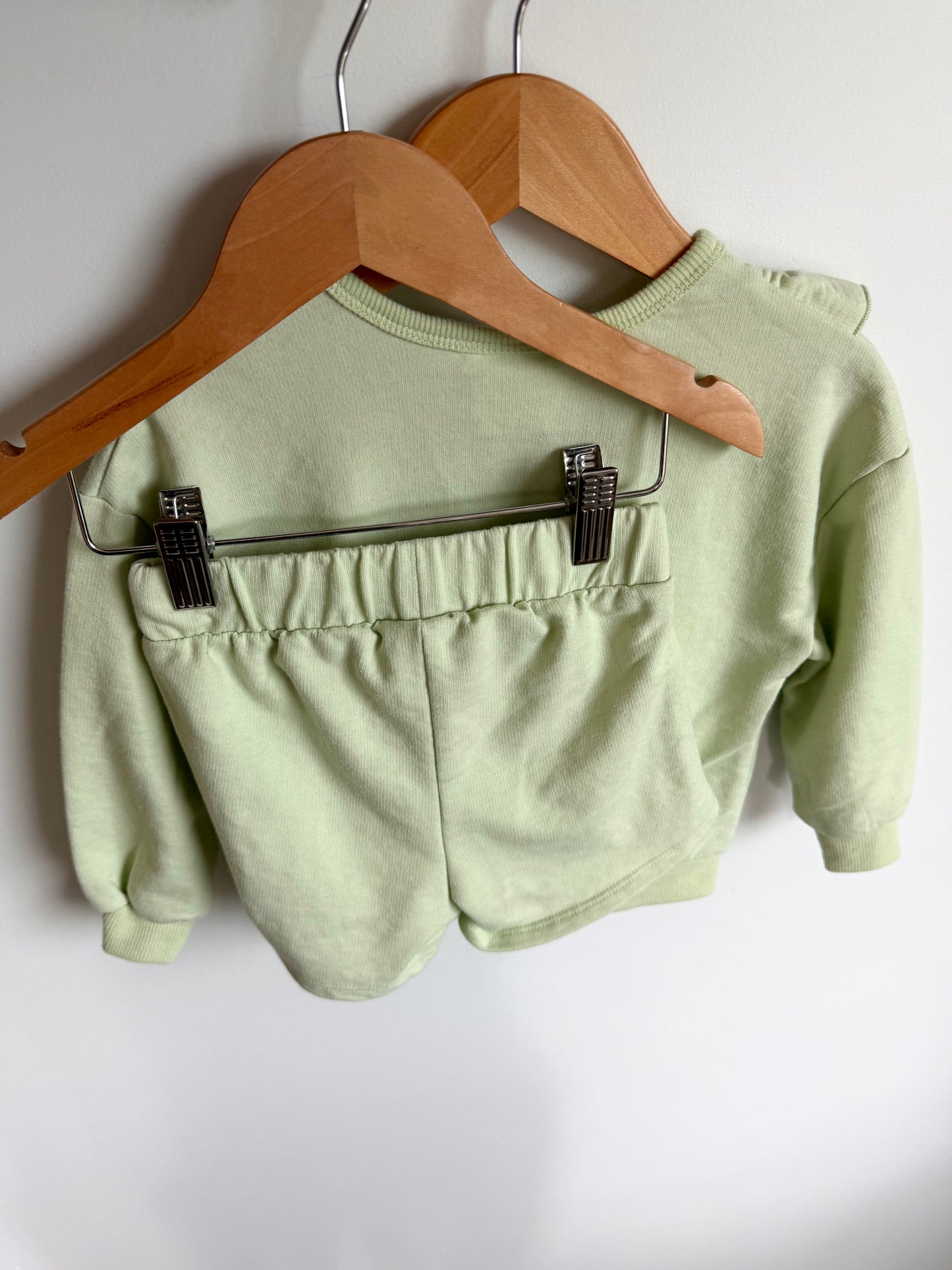 Minnie Life if Sweet Shorts + Sweater Set / 3T