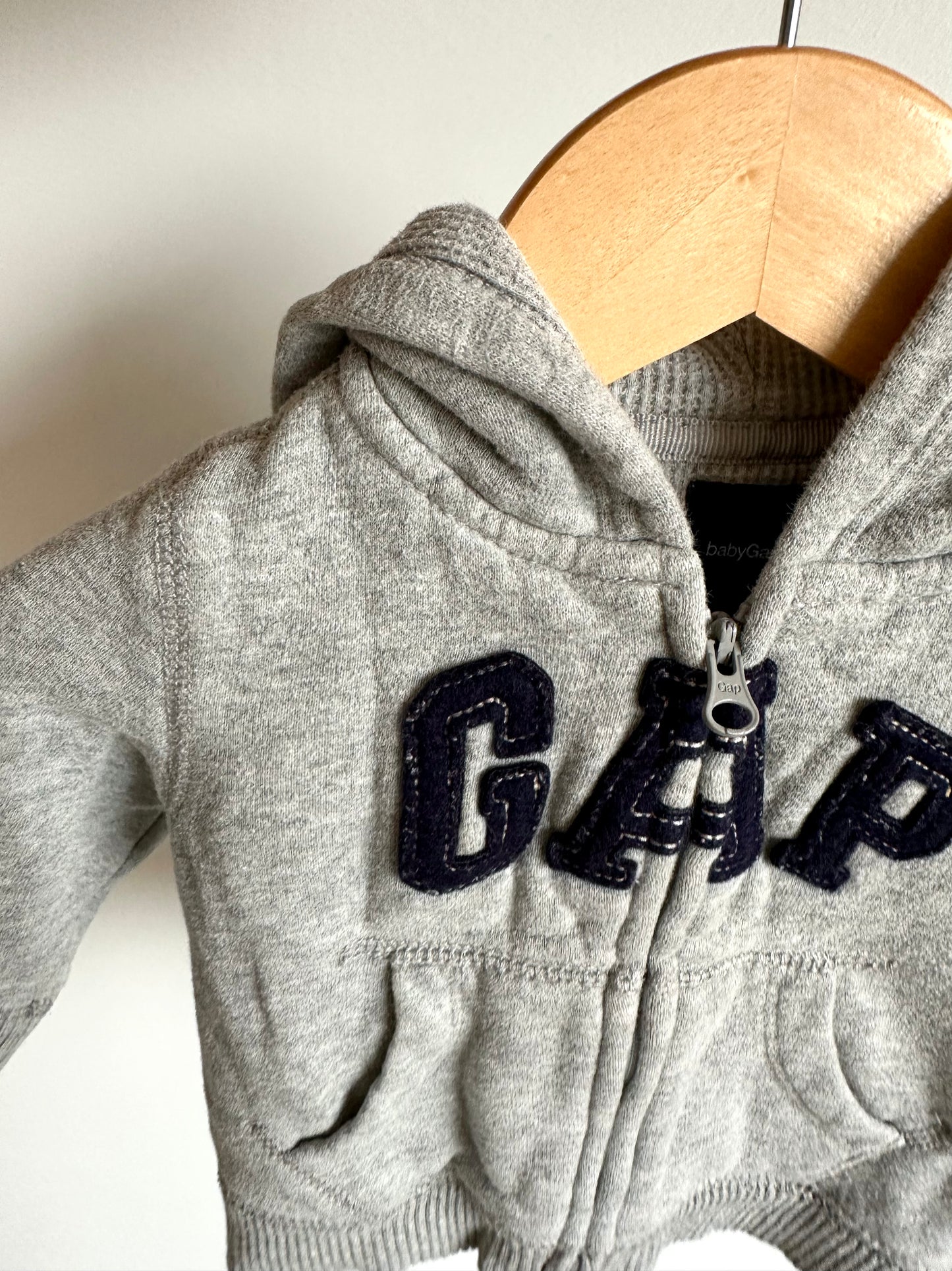 Gap Grey Hoodie / 3-6m