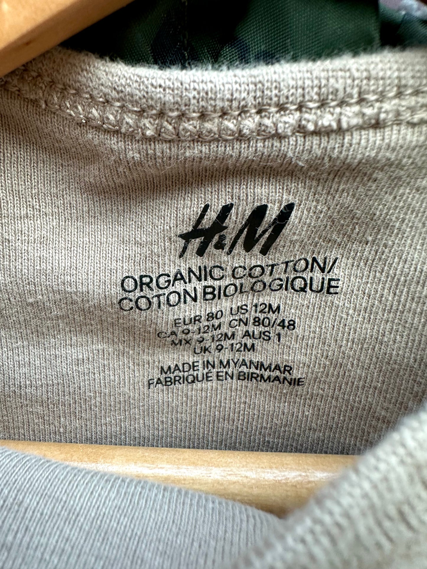 H&M Organic Fawn Bodysuit / 9-12m
