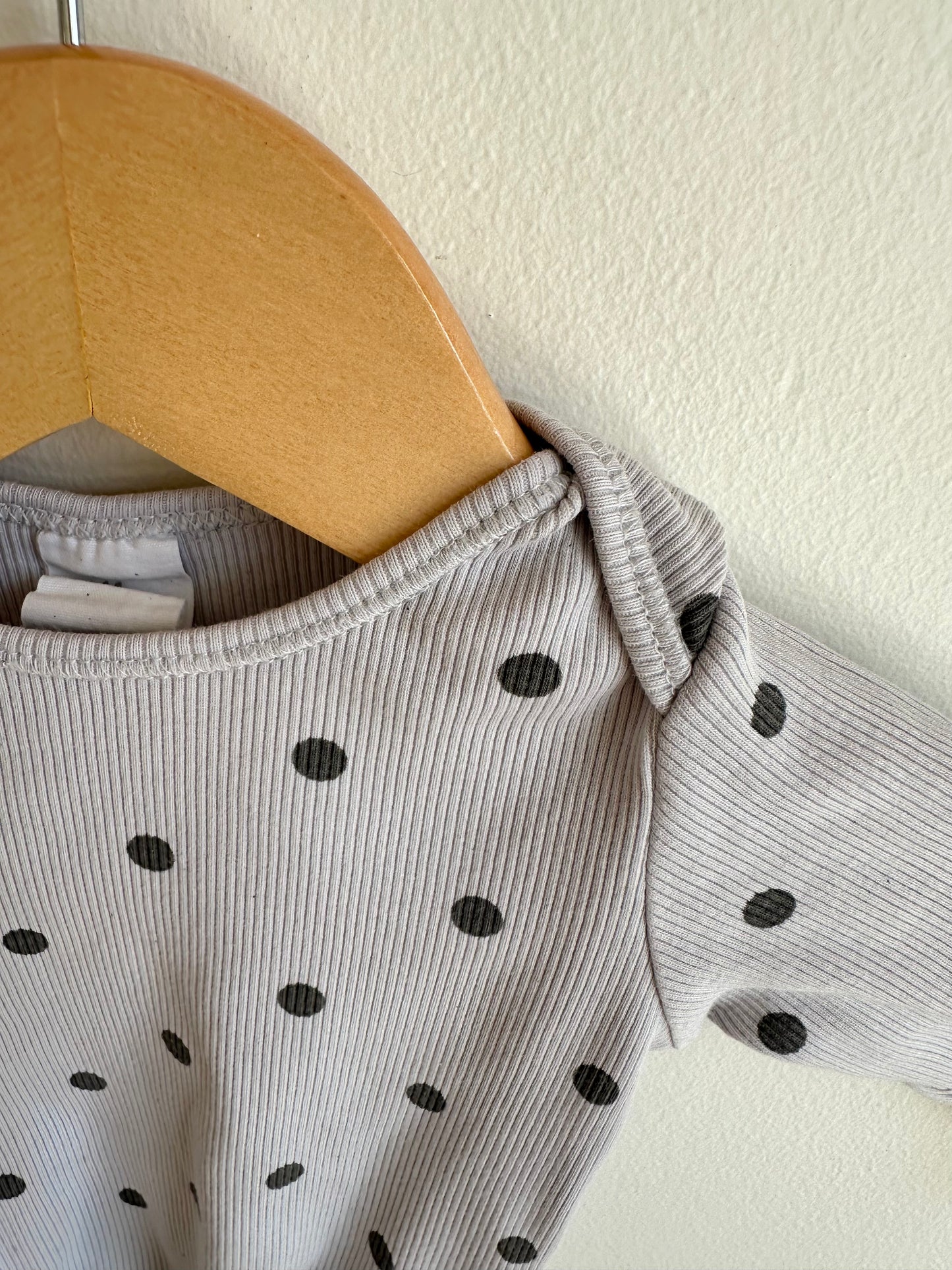 H&M Organic Polka Dot Bodysuit / 1-2m