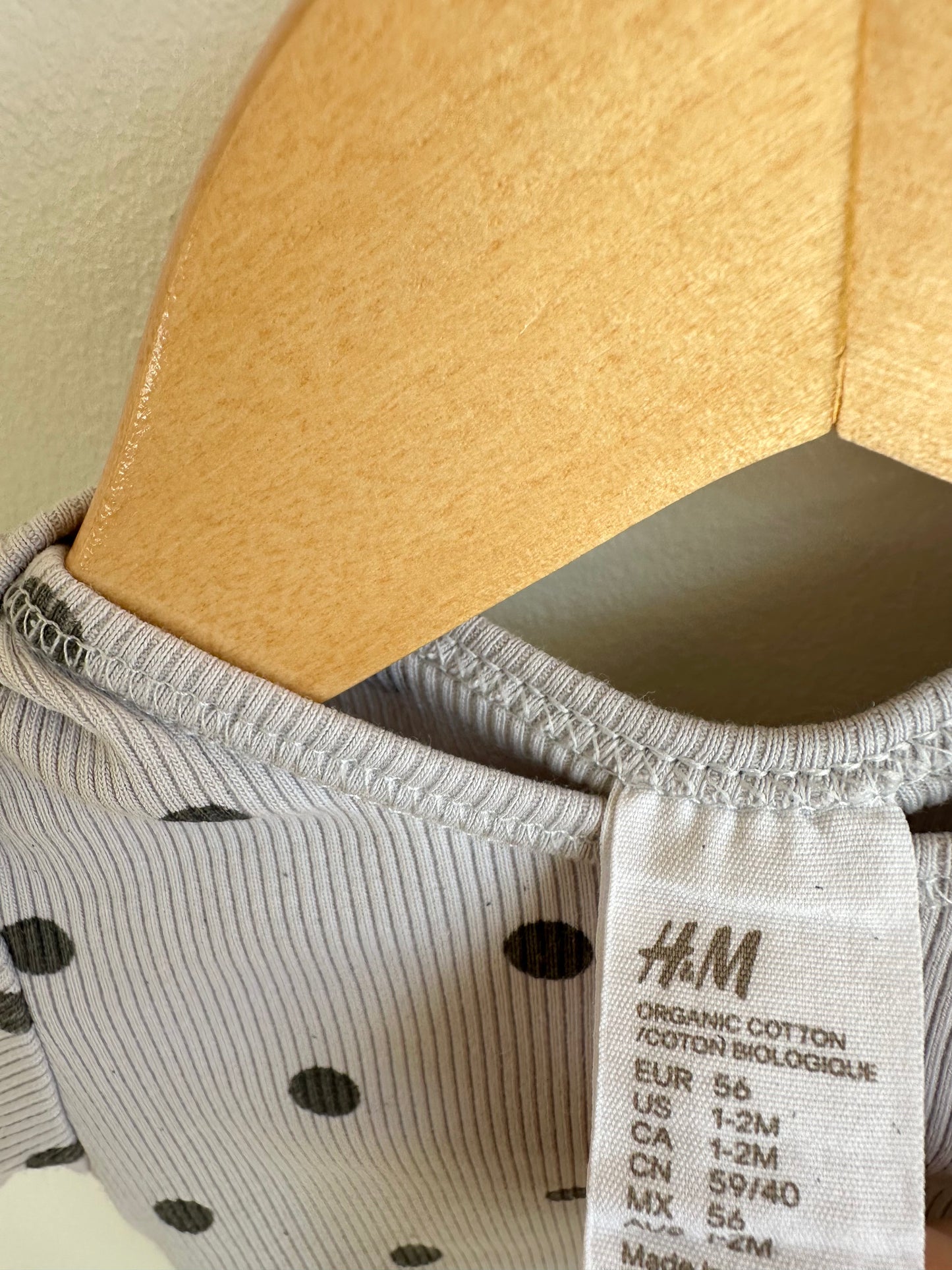 H&M Organic Polka Dot Bodysuit / 1-2m