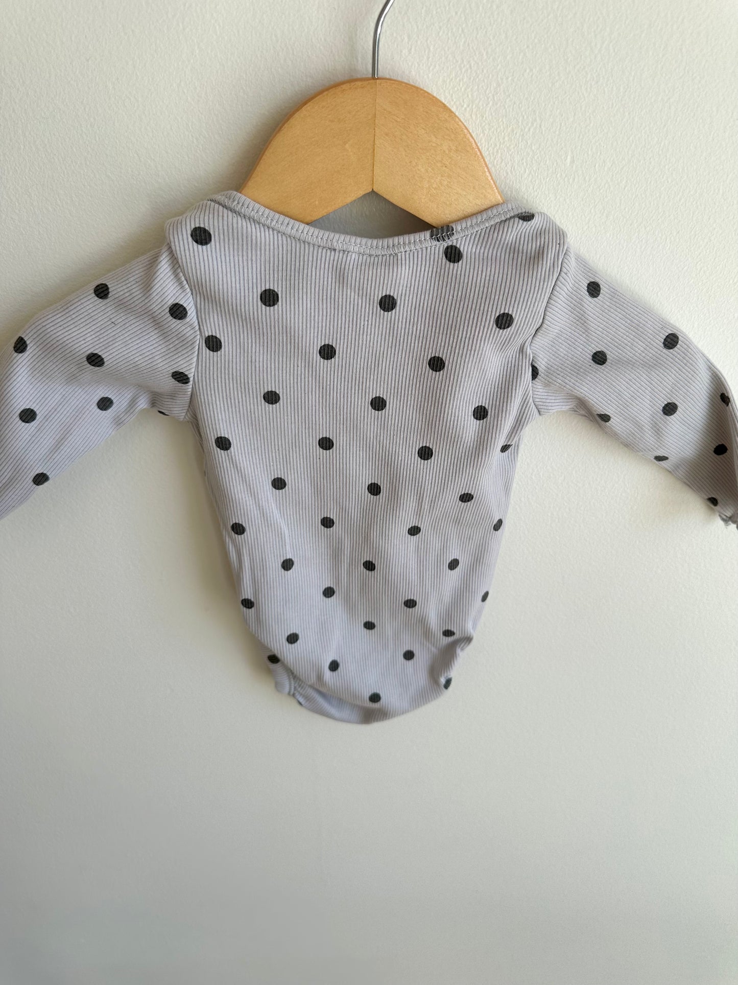 H&M Organic Polka Dot Bodysuit / 1-2m