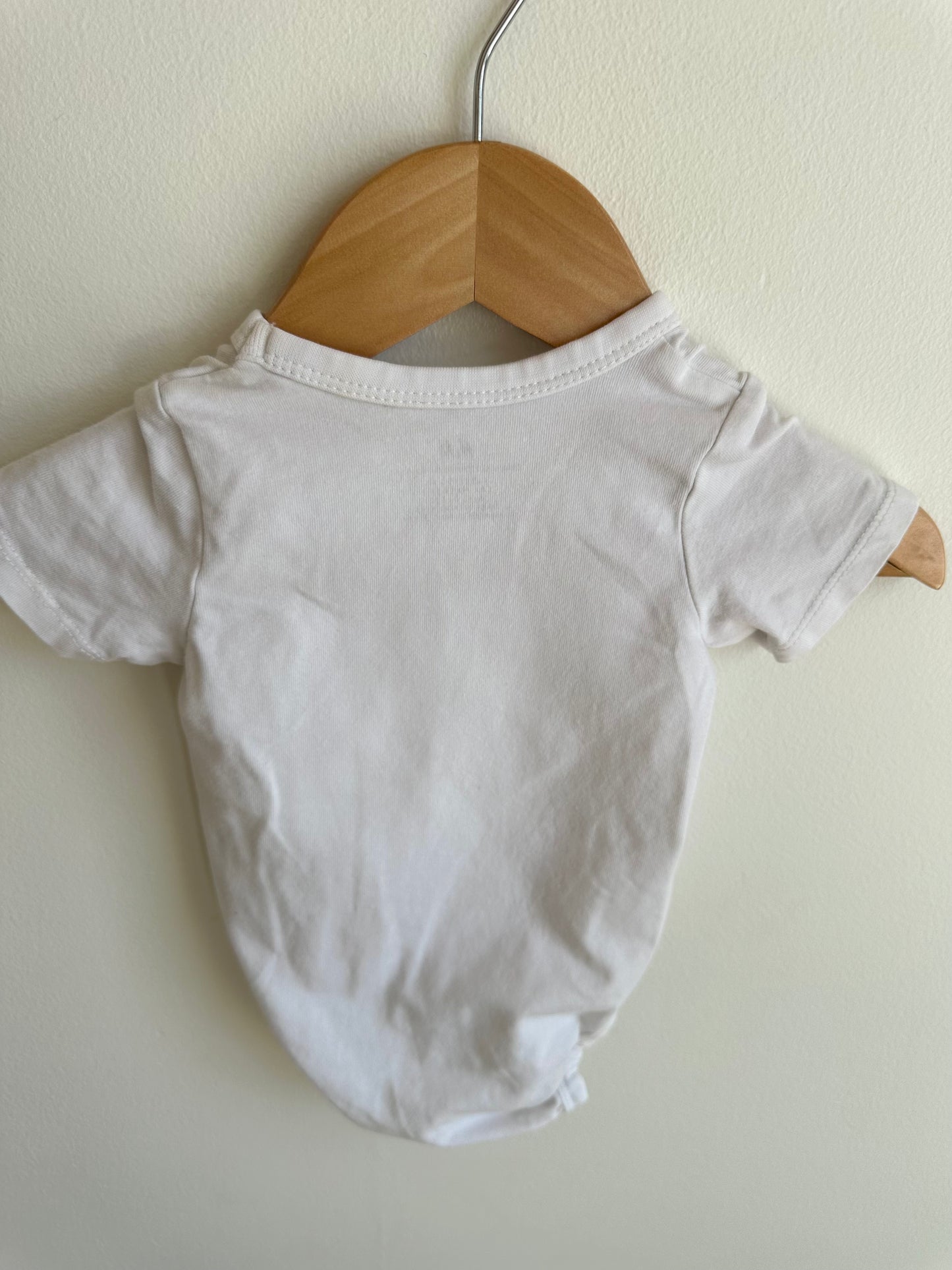 H&M Organic White Side Snap Bodysuit / 2-4m