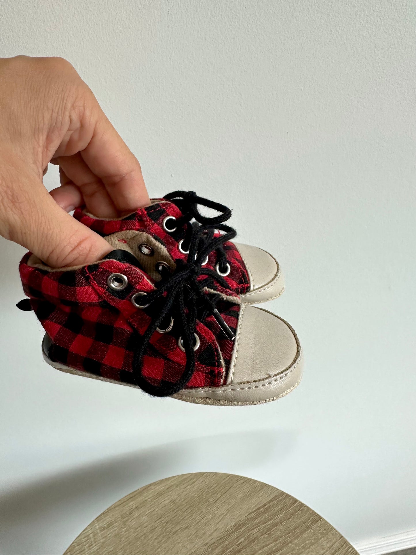 Gap Plaid Soft Sole Shoes / Size 3-6m