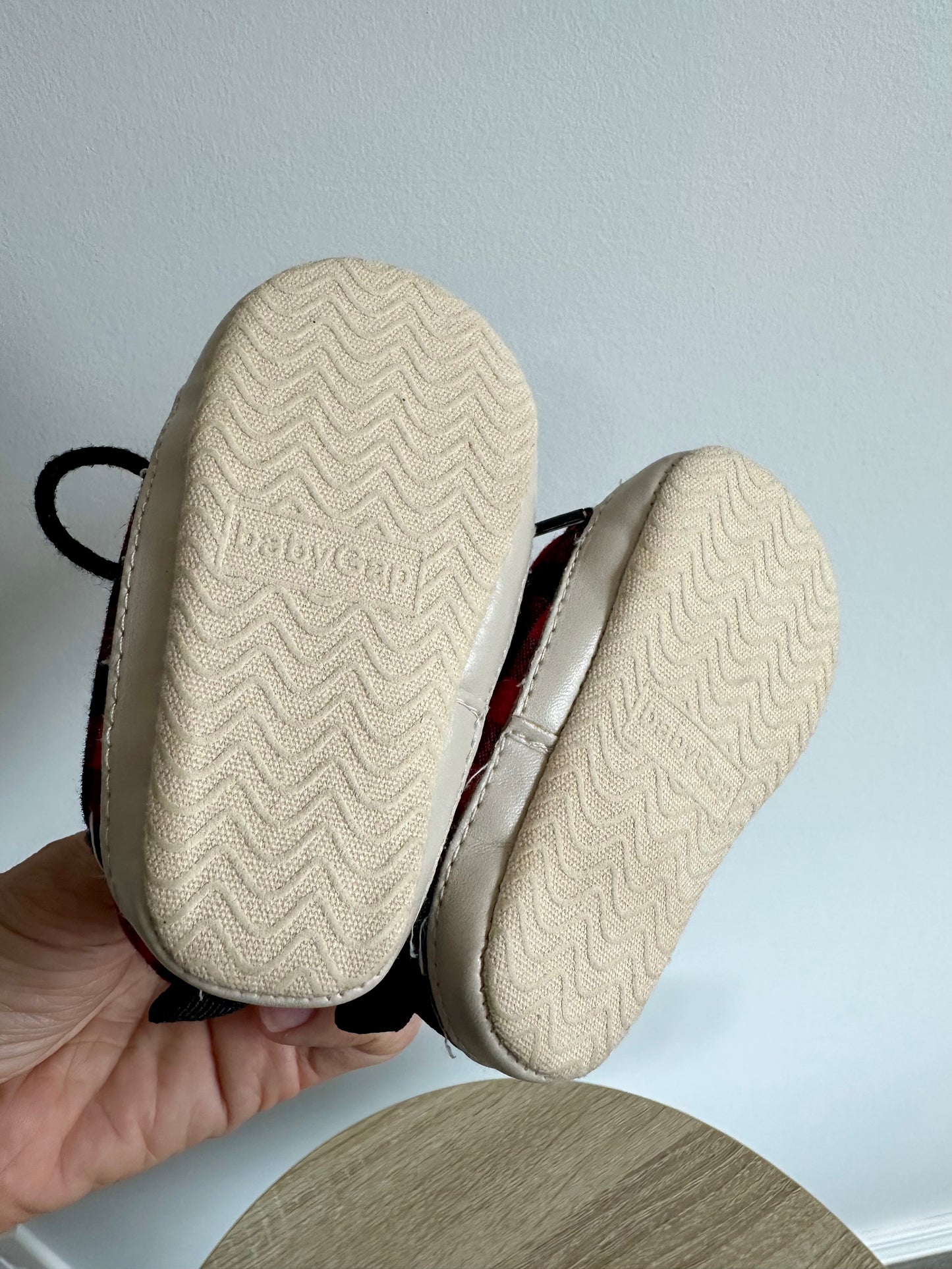 Gap Plaid Soft Sole Shoes / Size 3-6m