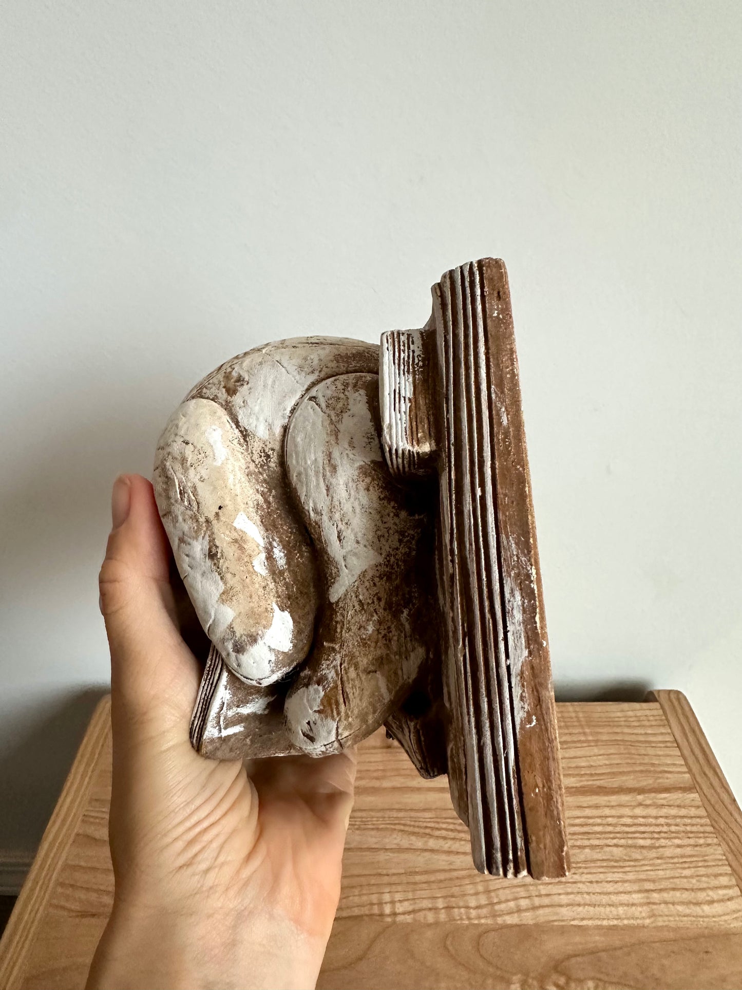 Bear Reading Book Stand (No Shipping)