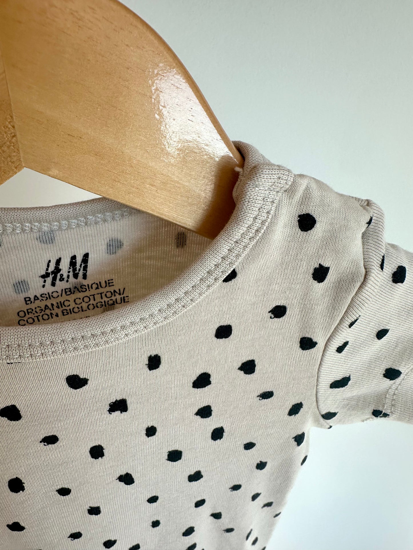 H&M Organic Cotton Tan Speckled Short Sleeve Bodysuit / 4-6m