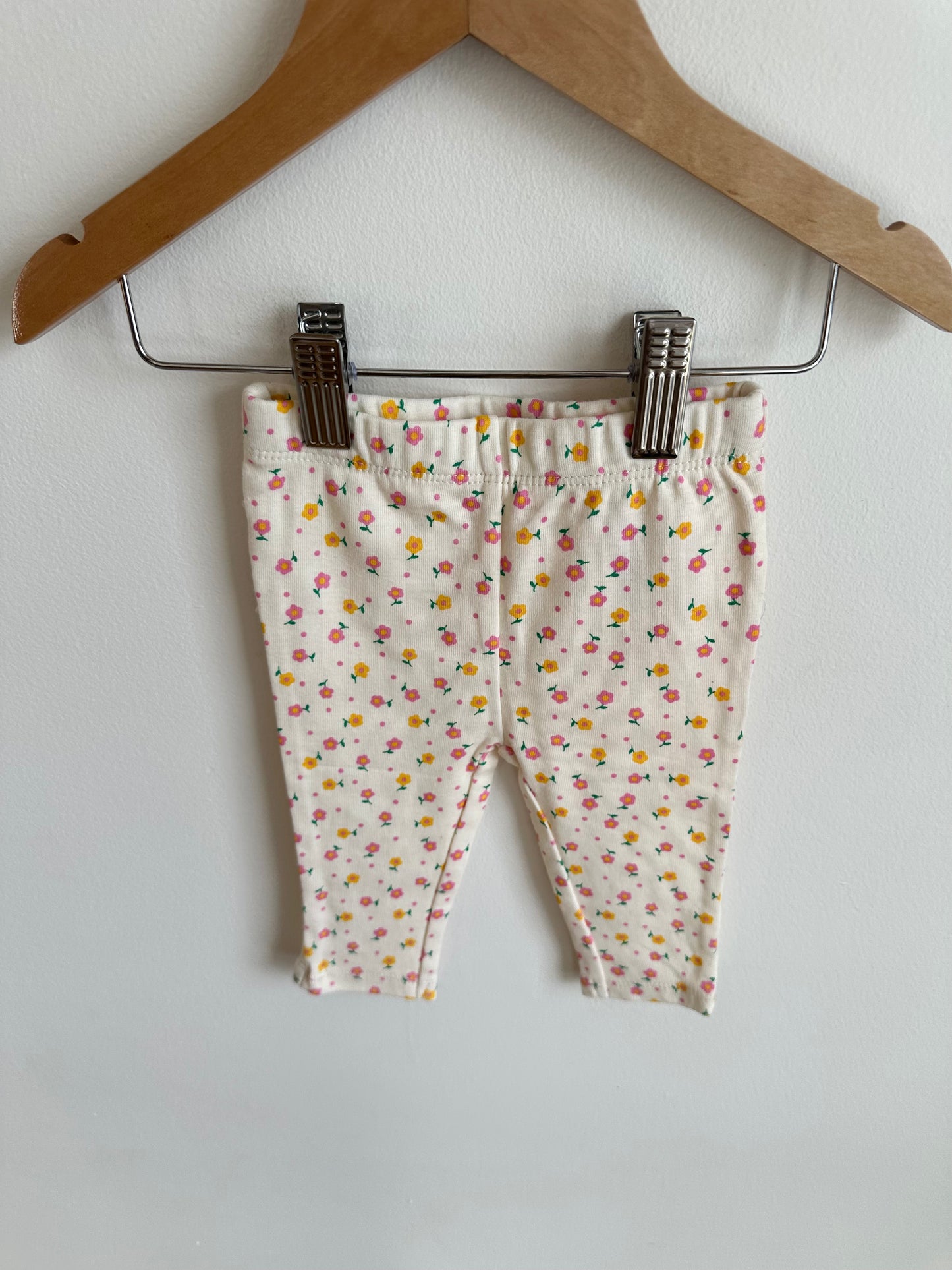 White Floral Ruffle Pants / 3-6m