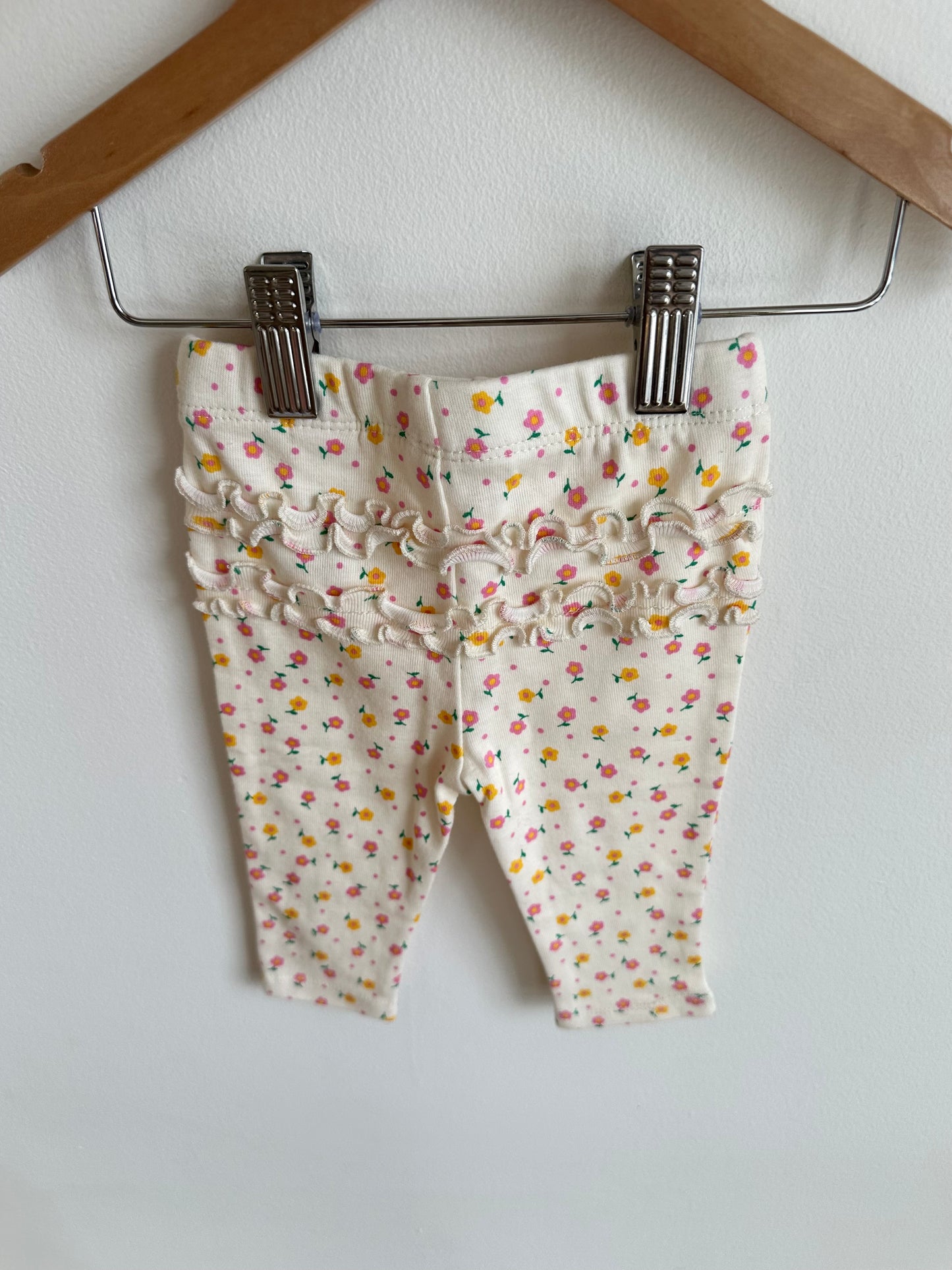 White Floral Ruffle Pants / 3-6m