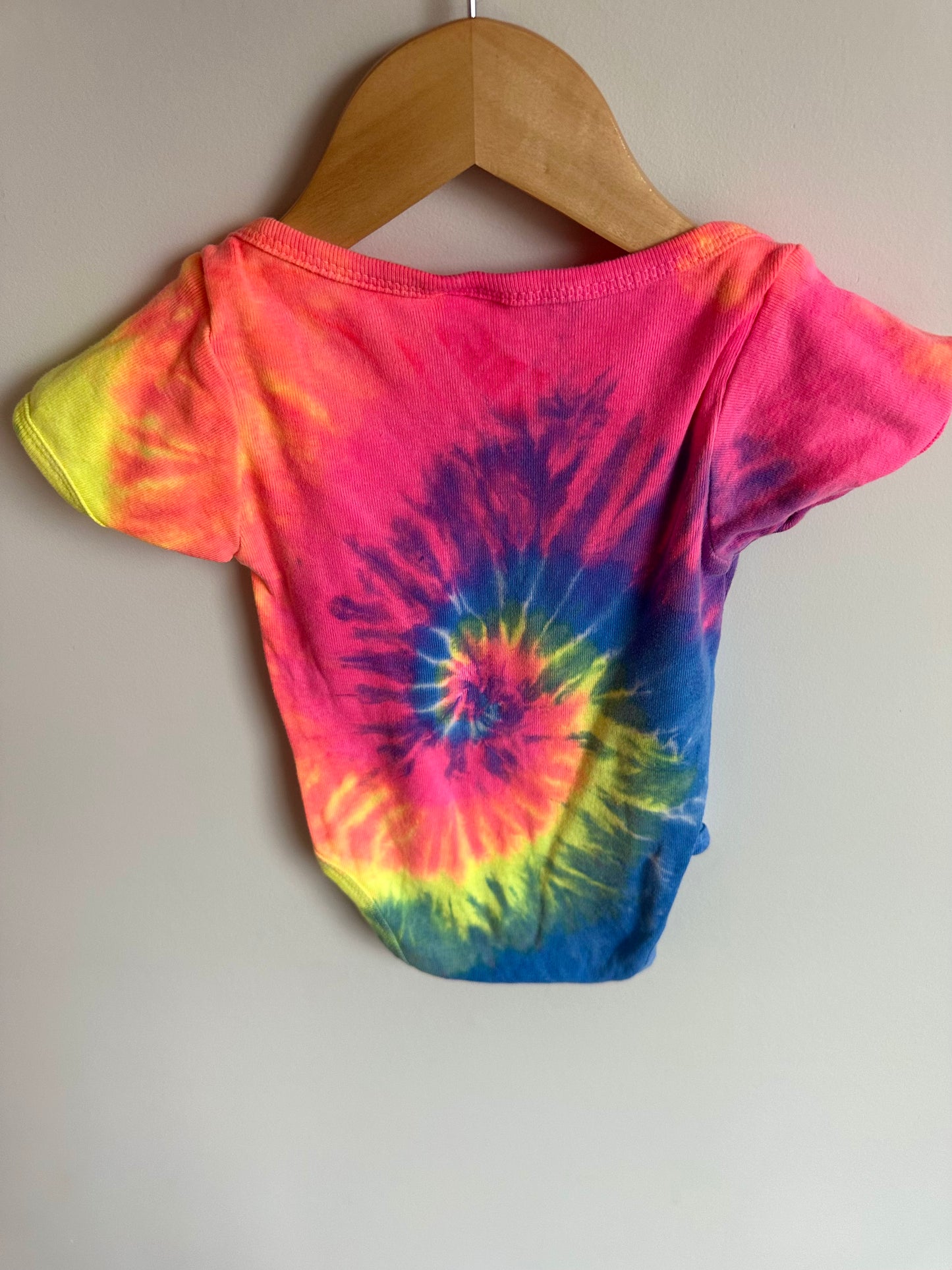 Tie Dye Short Sleeve Bodysuit / 12m