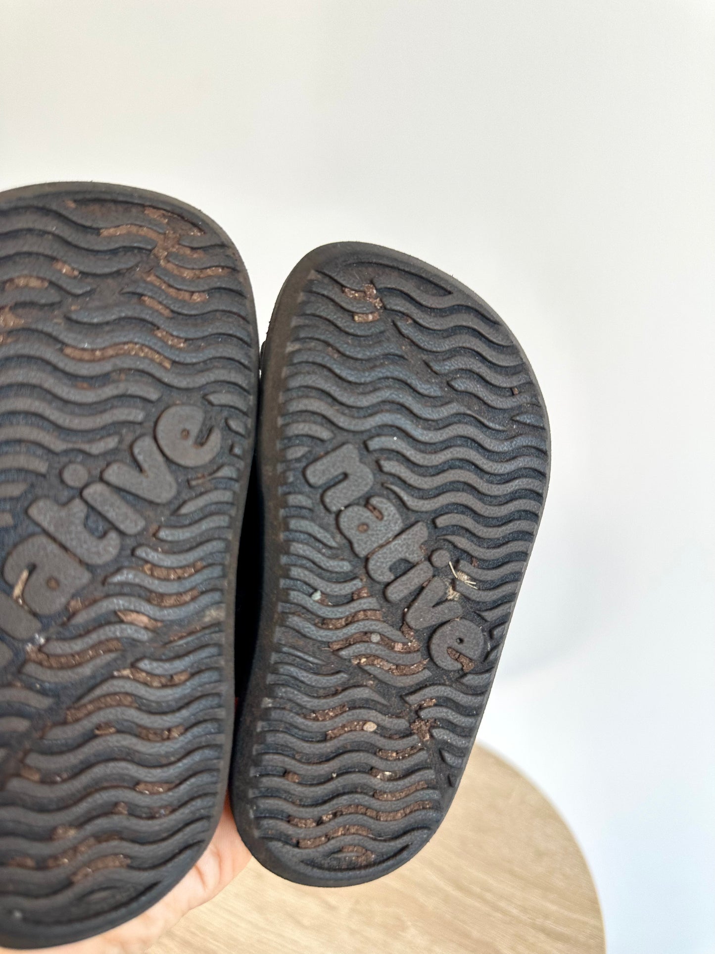 Native Strap Sandals / Size 6 Toddler