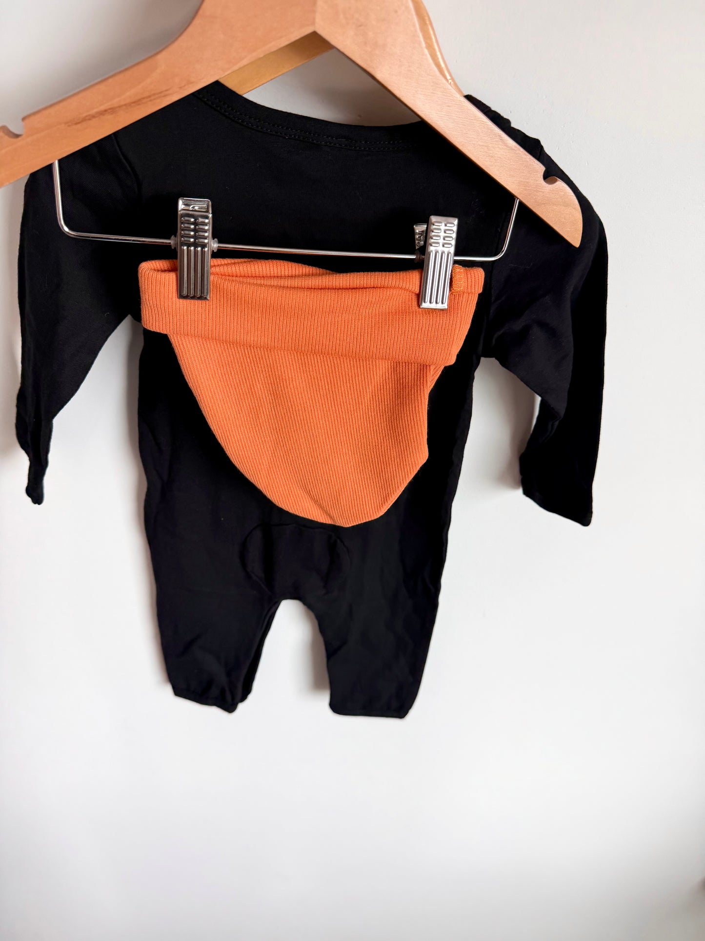 Skeleton Heart Jumpsuit + Hat / 6-9m?