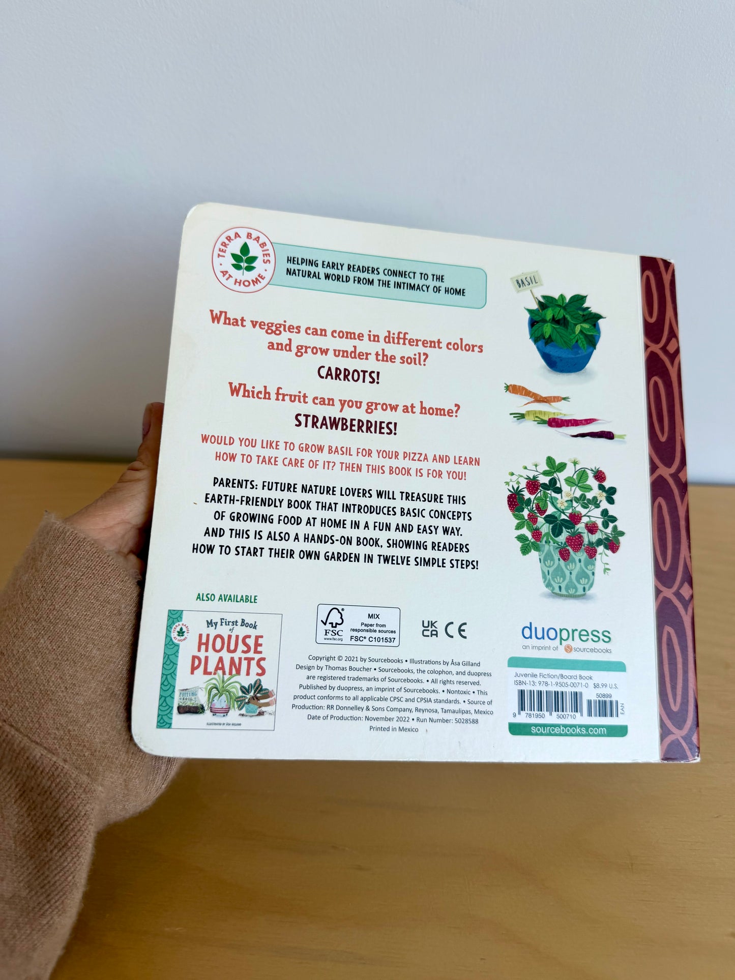 First Book of Growing Food Board Book / 1-5 years