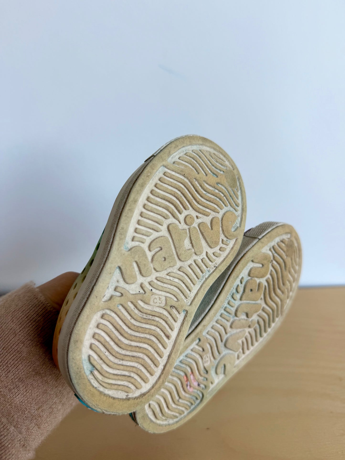 Rainbow Colour Native Slip On Shoes / Size 5 Toddler