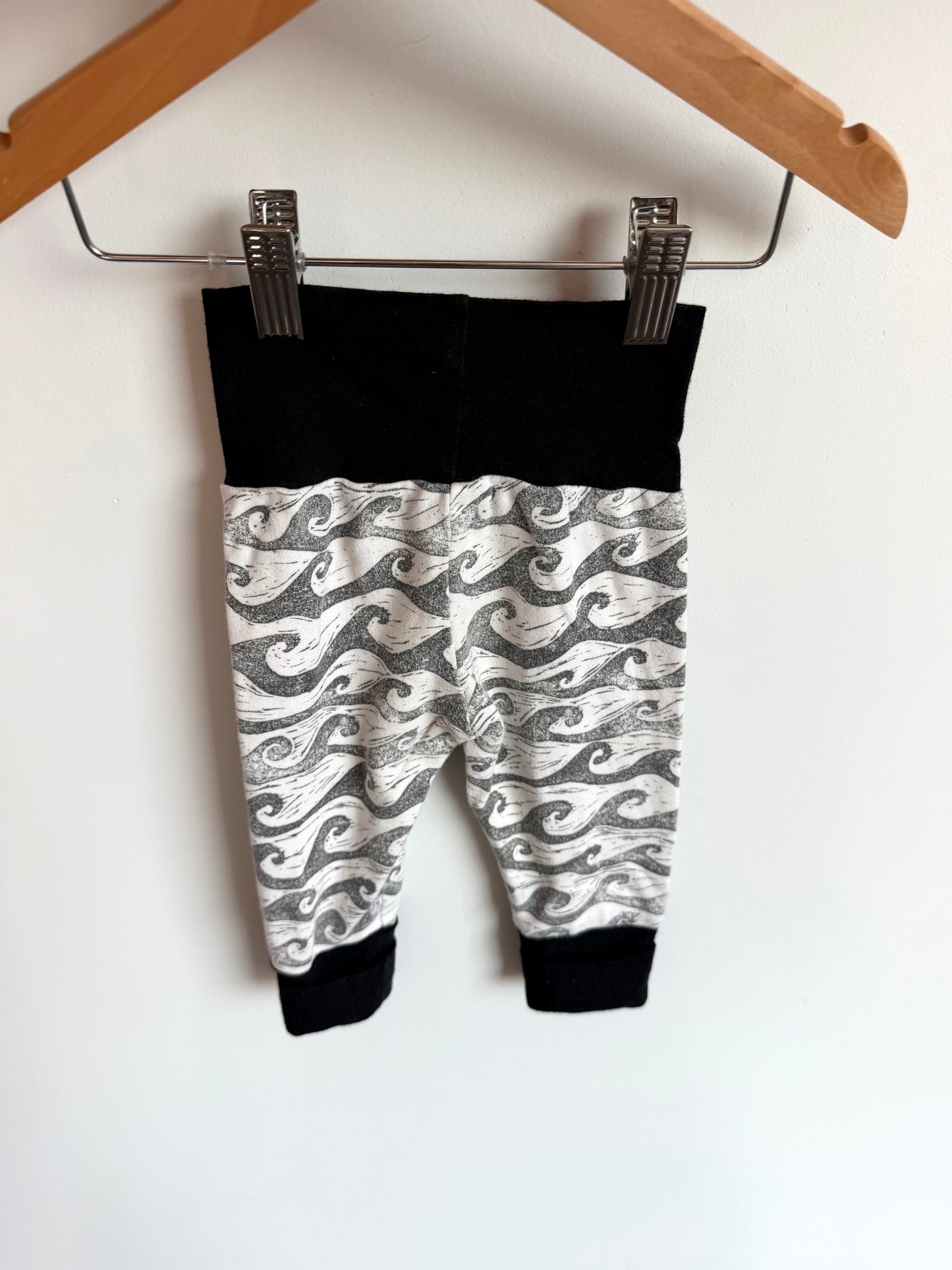 Waves Grow with Me Pants / 6-12m?