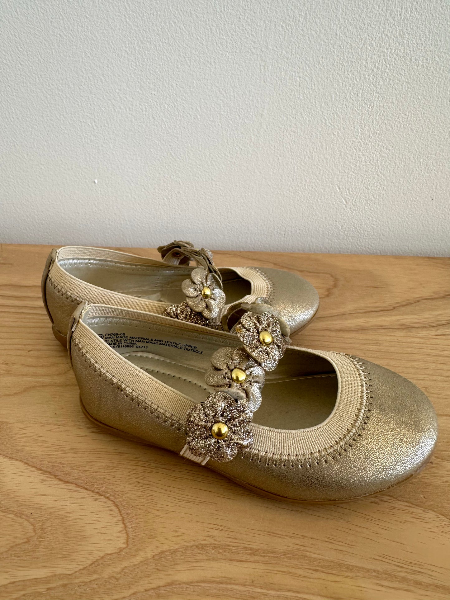 Gold Floral Ballet Flat Shoes / Toddler Size 5-6