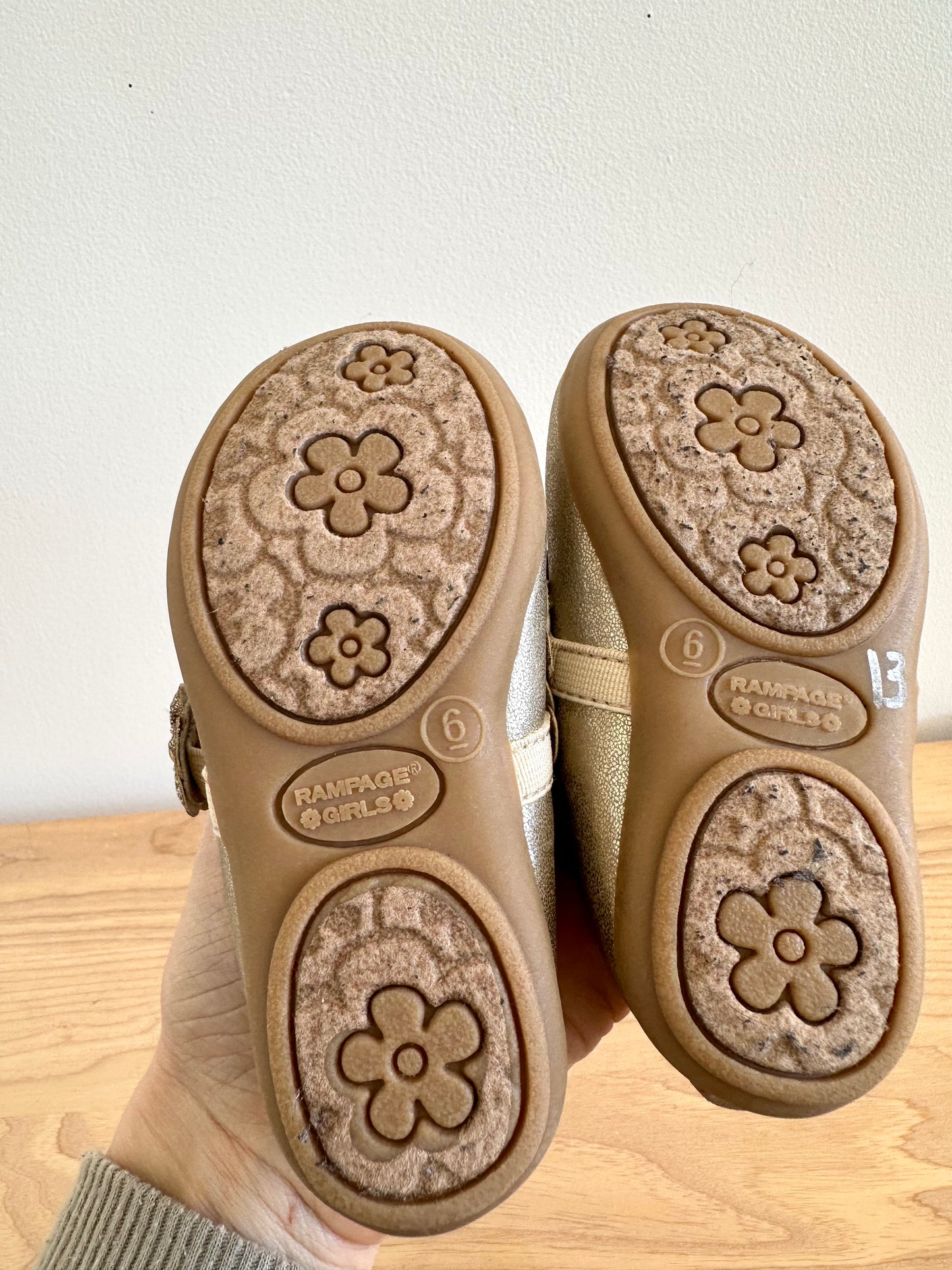 Gold Floral Ballet Flat Shoes / Toddler Size 5-6