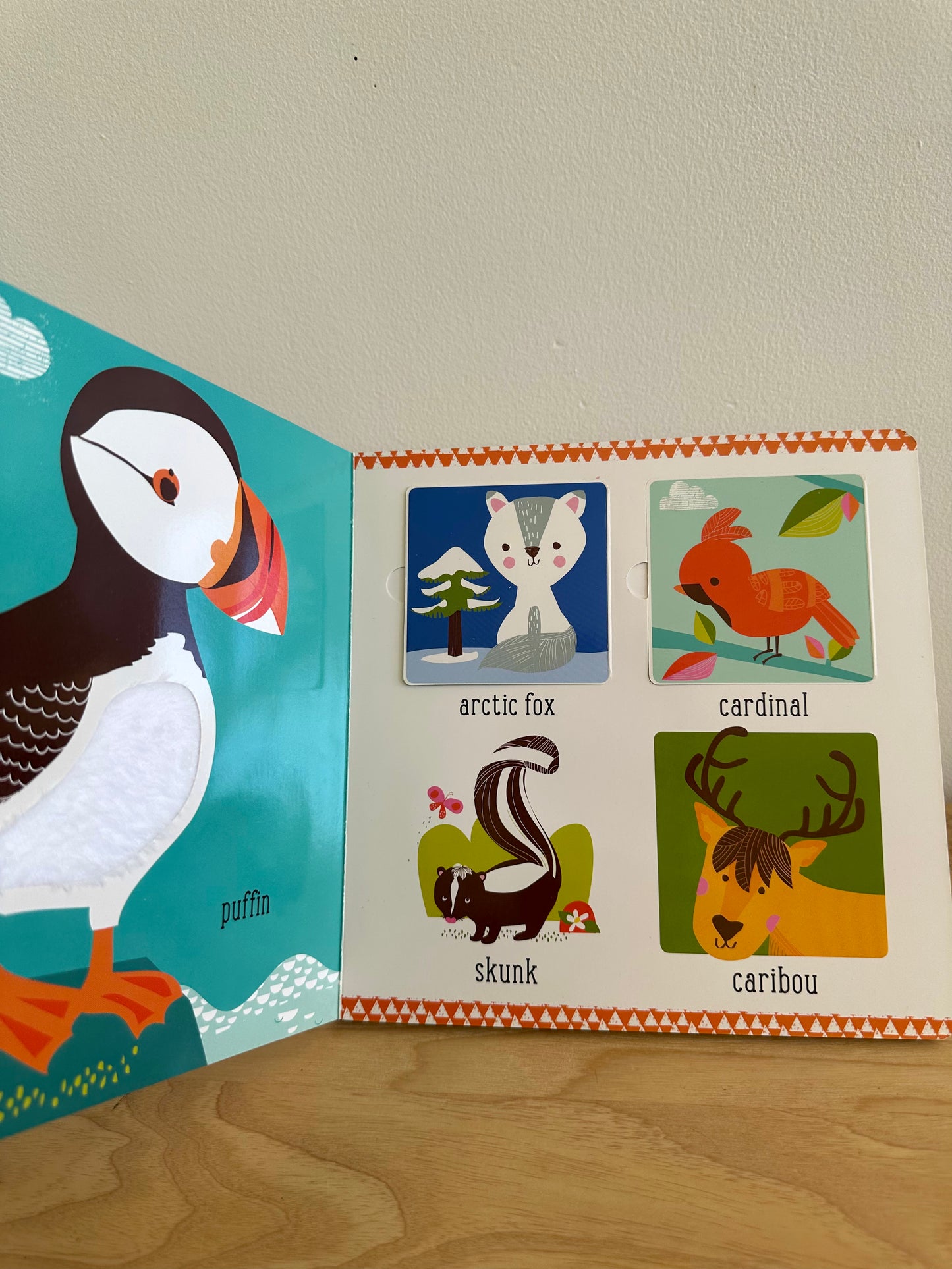 We Live in Canada Lift the Flap Board Book / 0-2 years