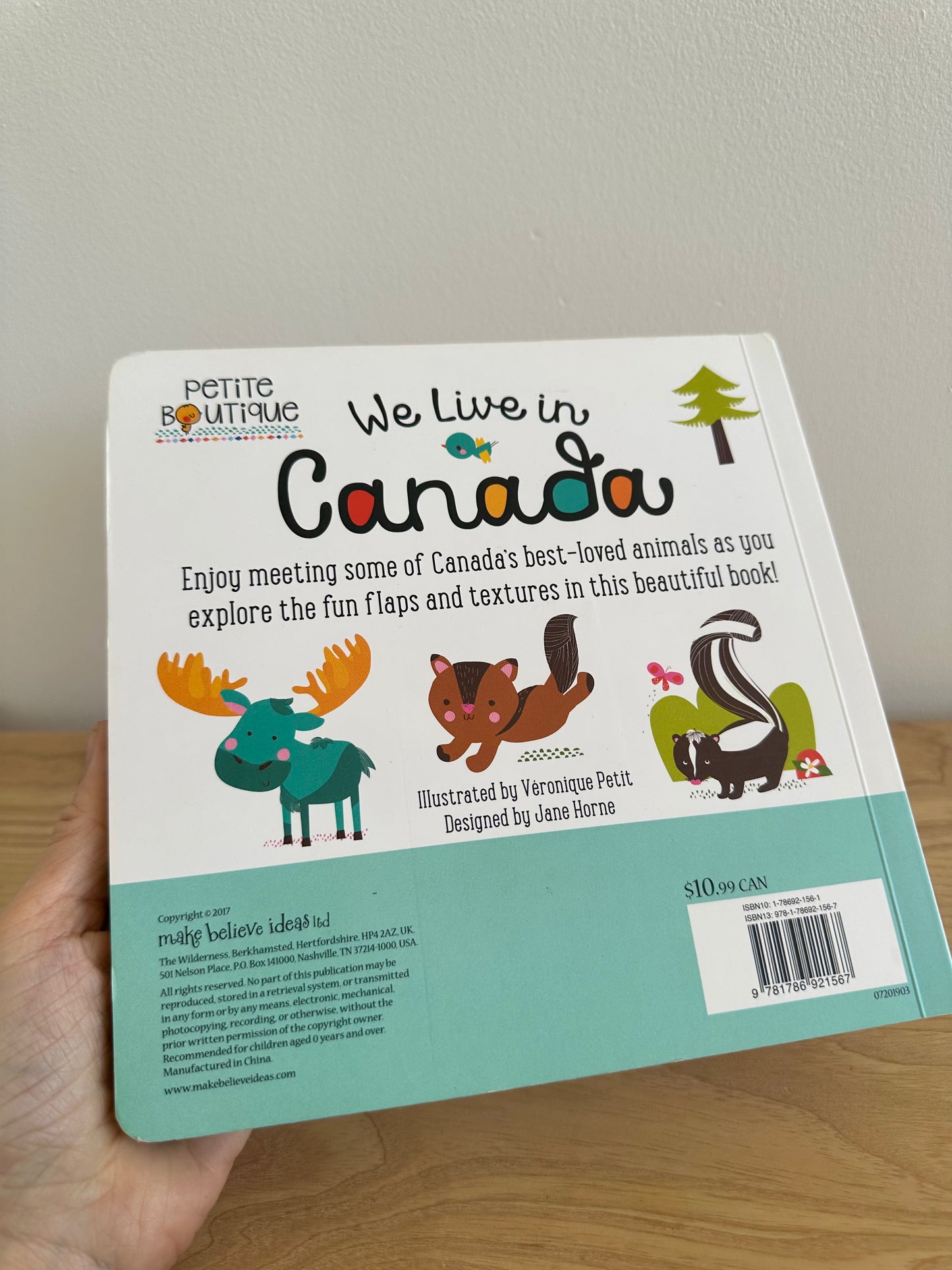 We Live in Canada Lift the Flap Board Book / 0-2 years