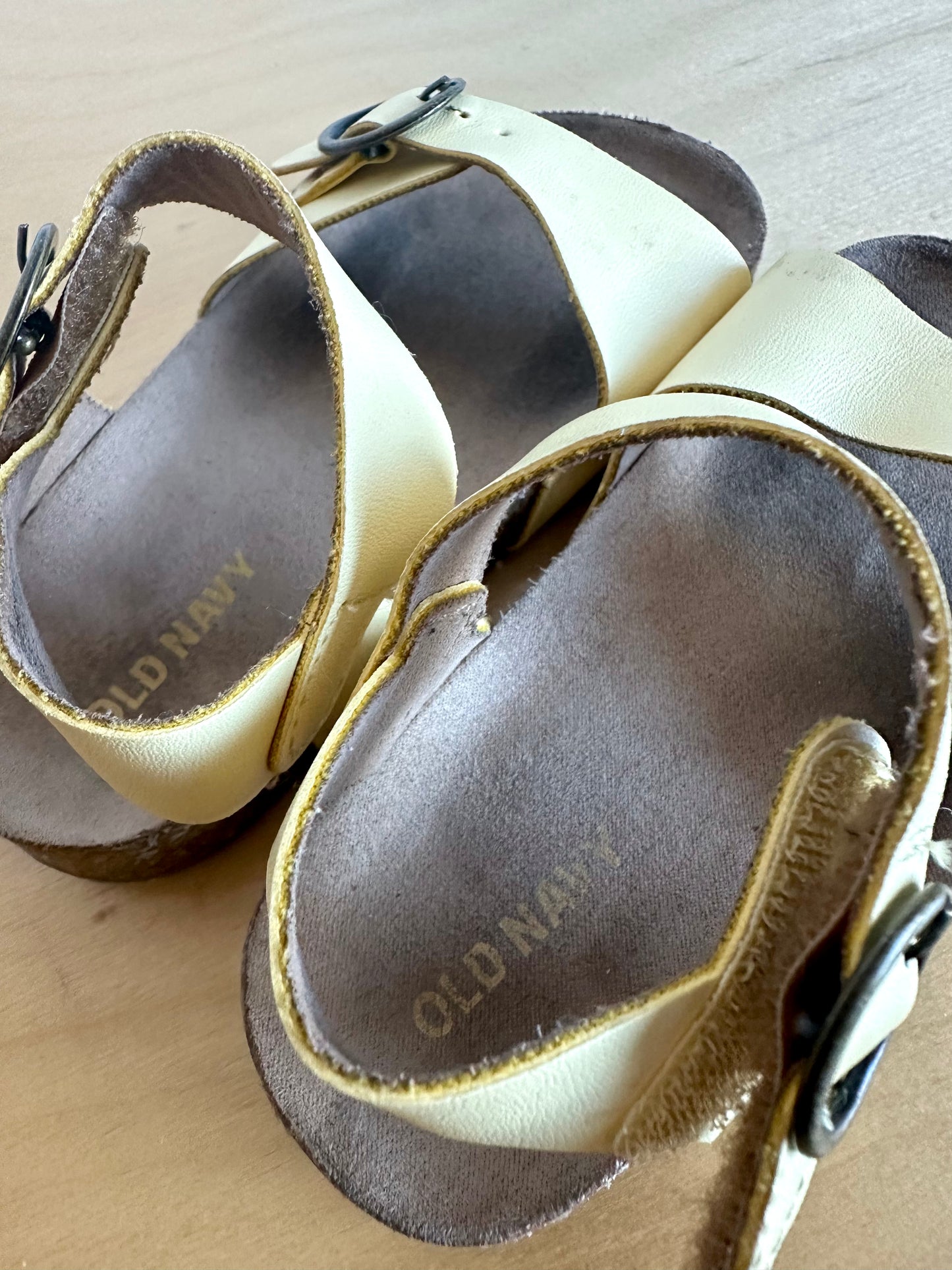 Butter Yellow Strap Sandals / Size 5 Toddler?