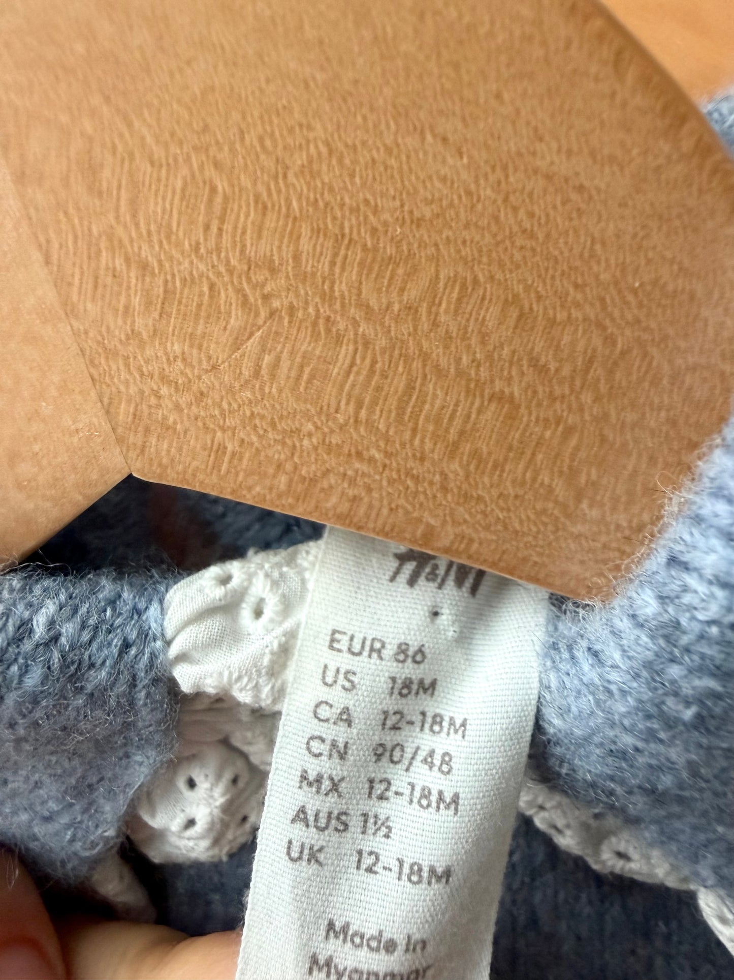 Grey Eyelet Collar Sweater / 12-18m