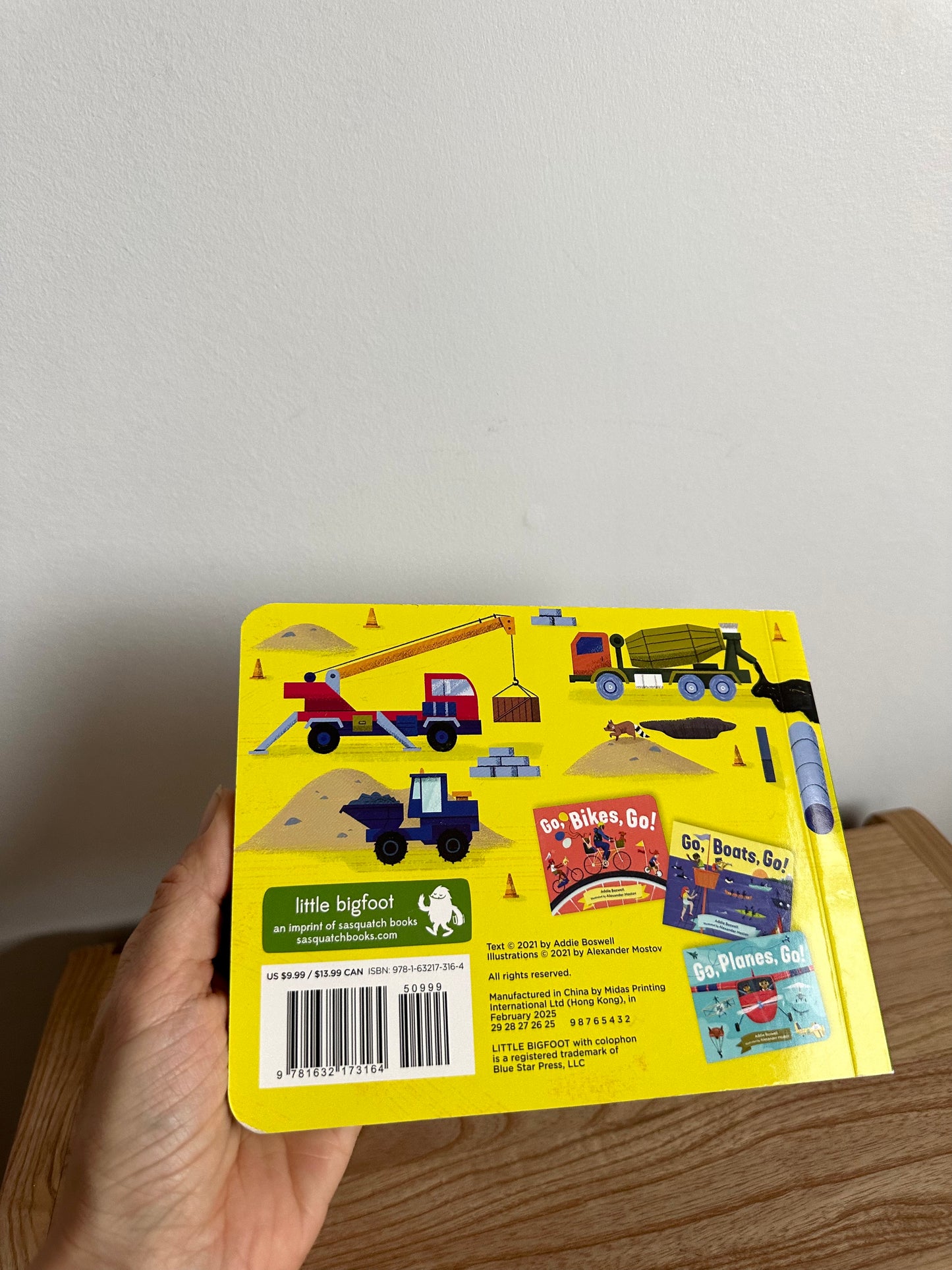 Go, Trucks, Go! Board Book / 0-3 years