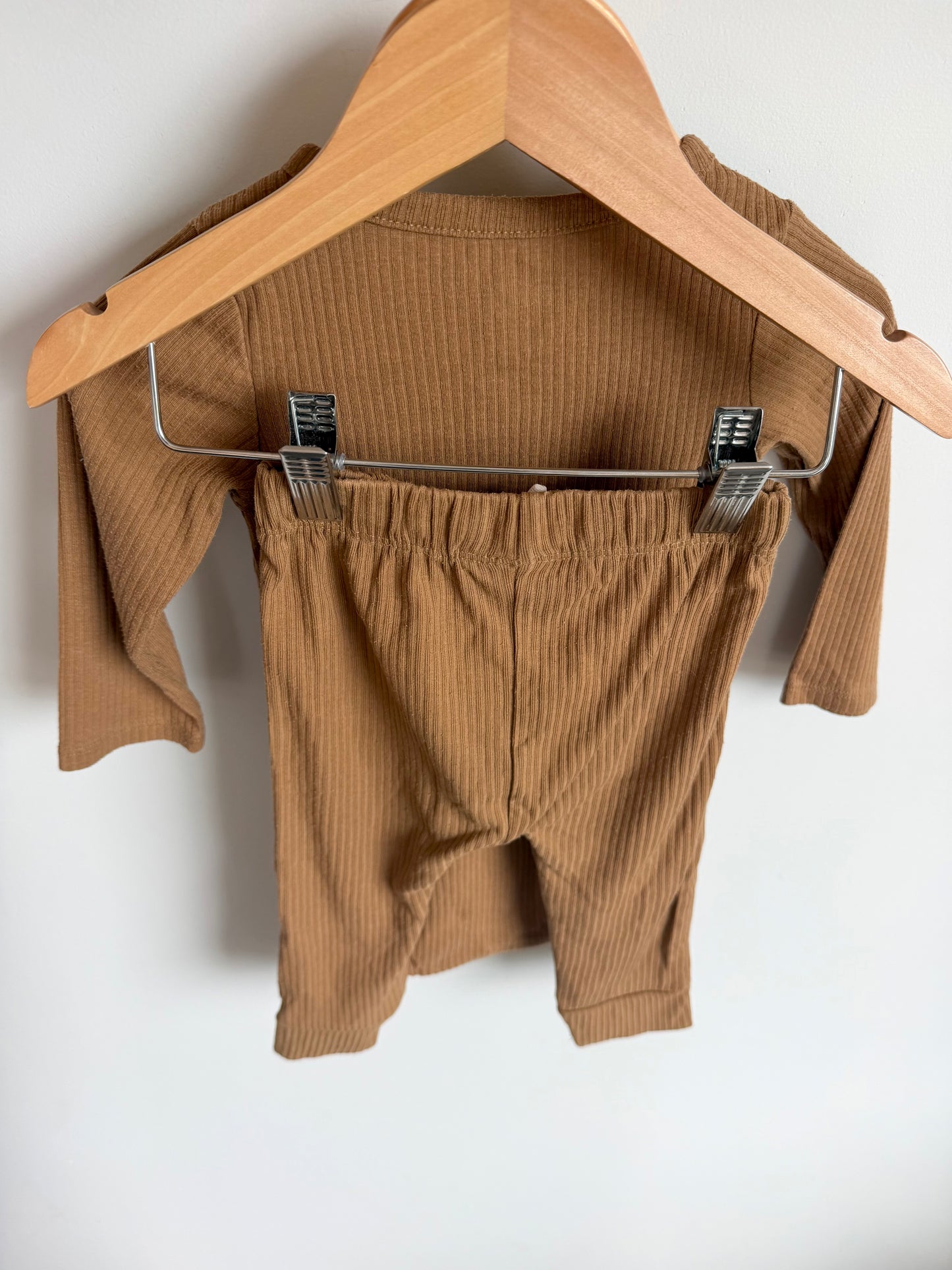 Golden Bodysuit + Pants Set (PLAY) / 12m