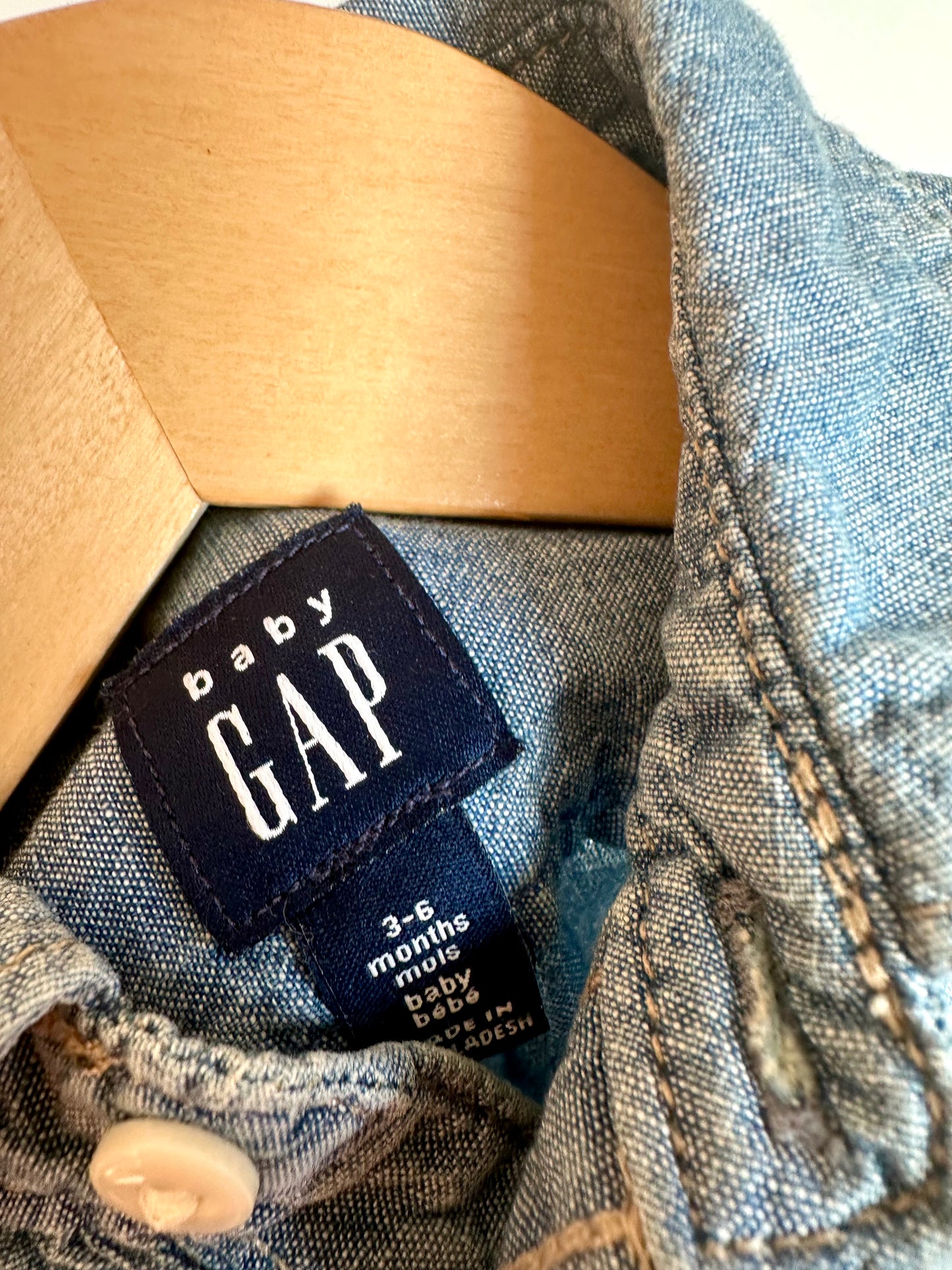 Gap Collared Chambray Long Sleeve / 3-6m