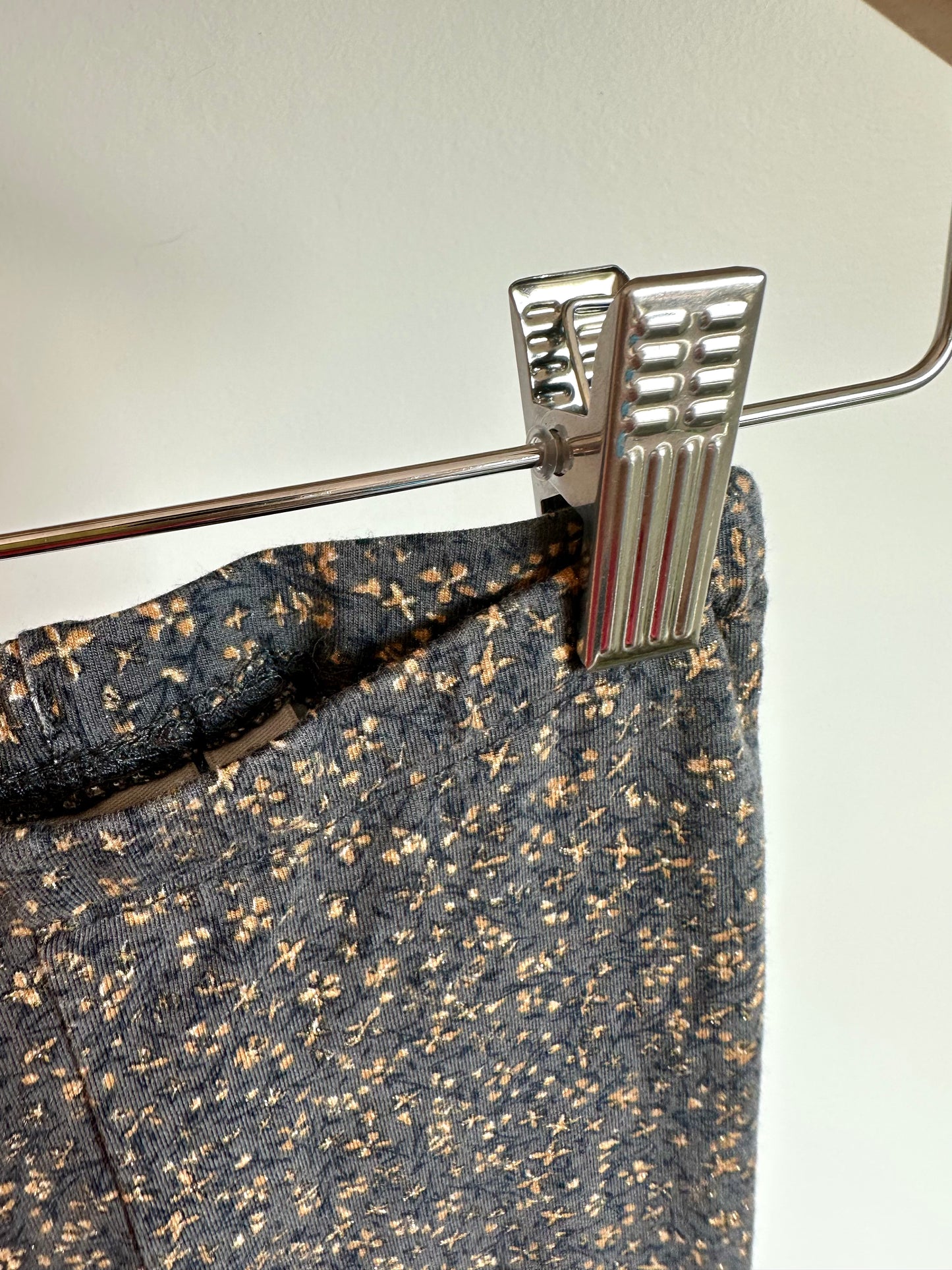 Wheat Grey Floral Pants / 6m