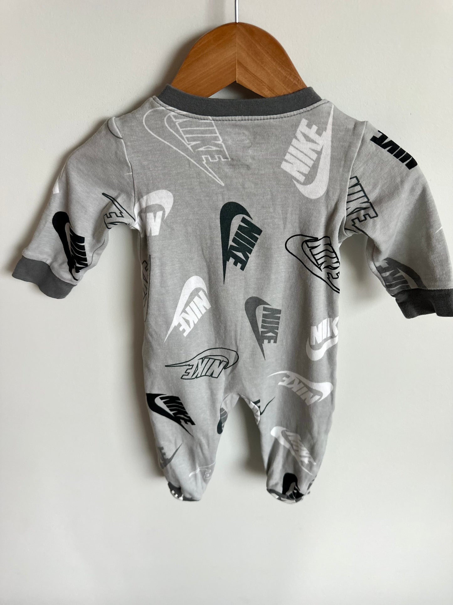 Nike Grey Zip Sleeper / 6m