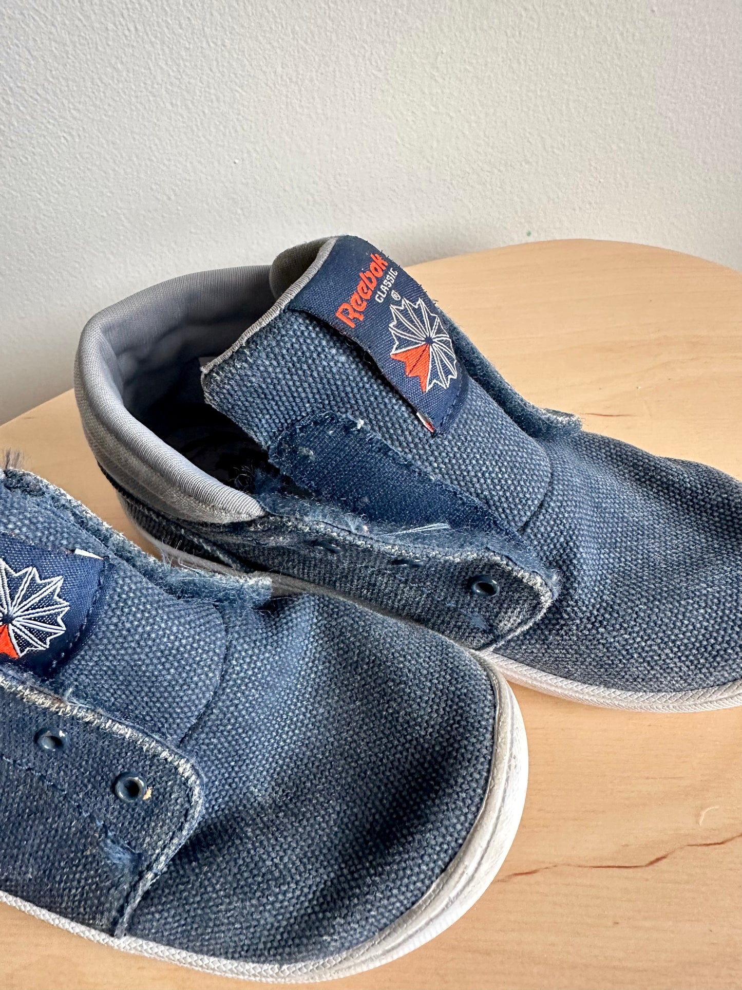 Reebok Velcro Sneakers / Size 8 Toddler