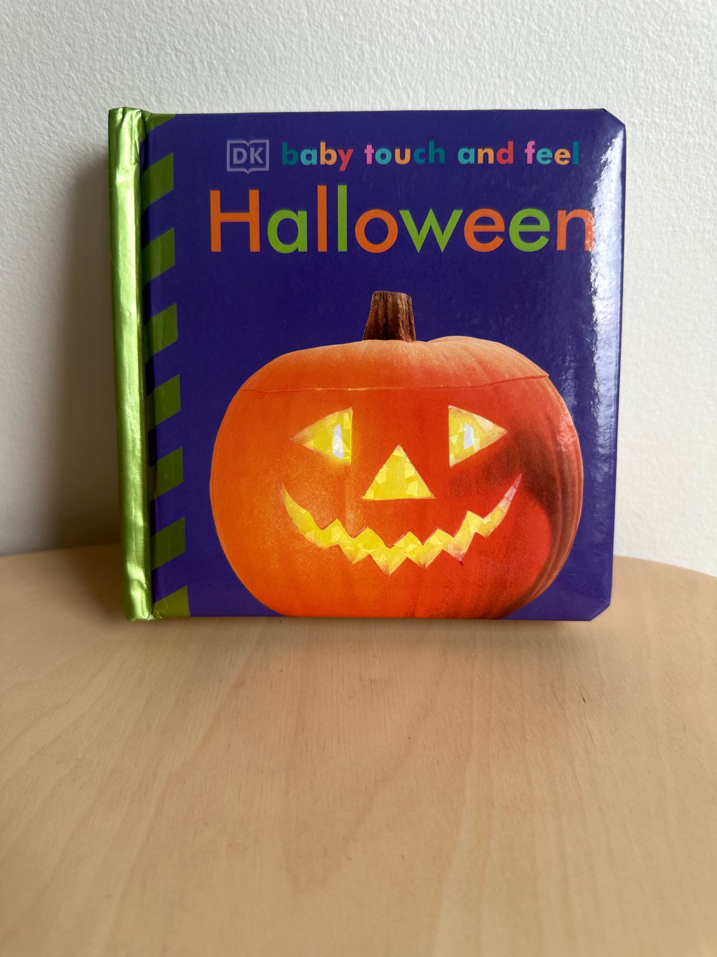 Halloween Touch + Feel Book / 0-2 years