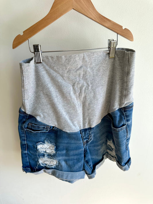 Thyme Distressed Maternity Jean Shorts / Small