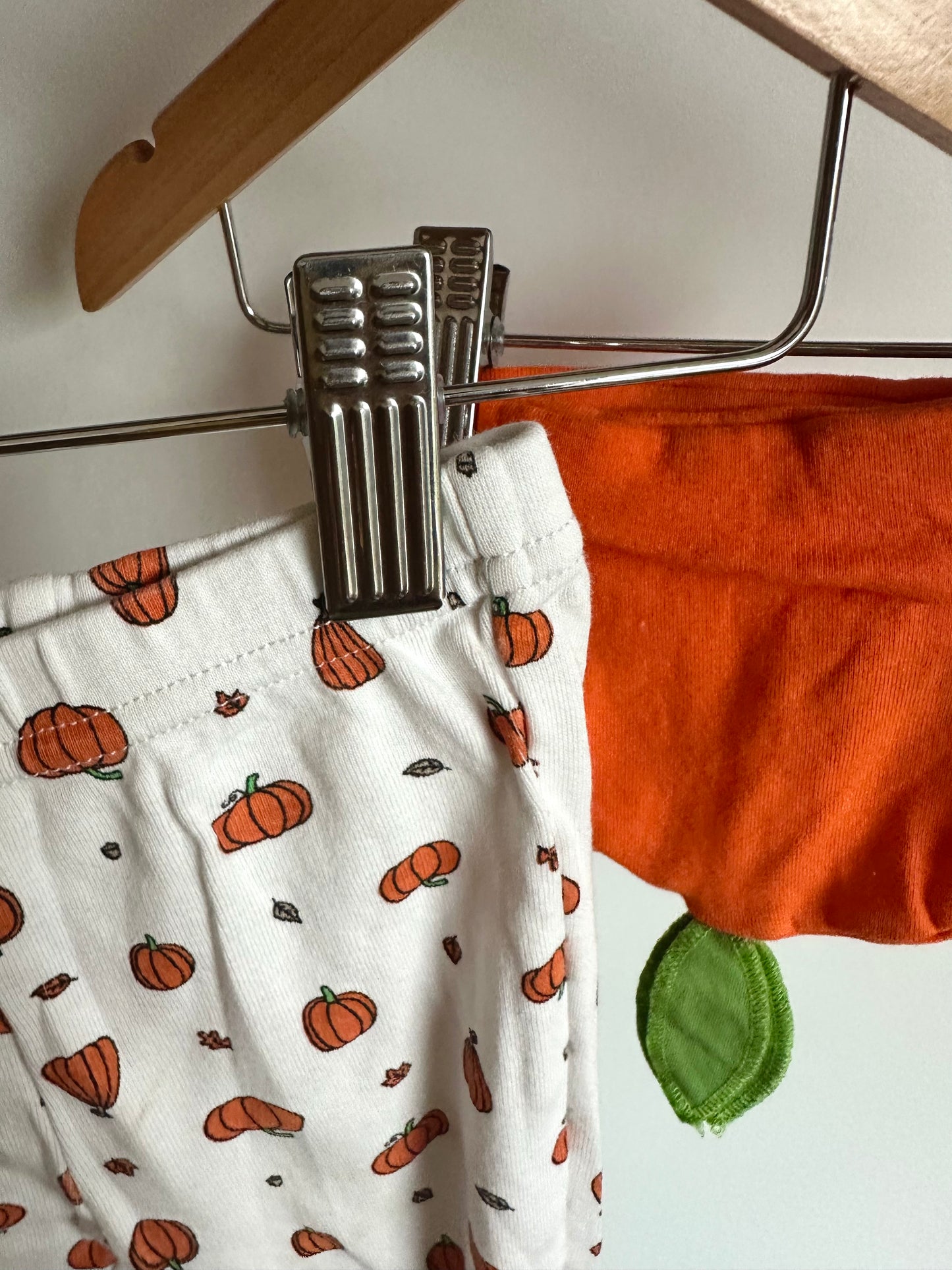 Rae Dunn Pumpkin Pants + Toque / 3-6m