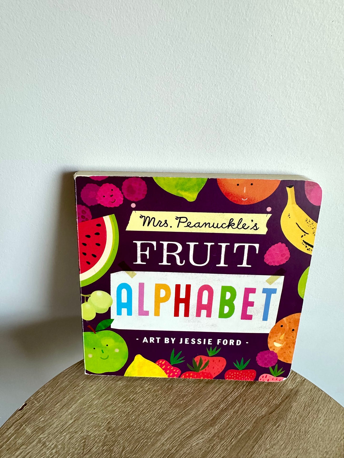 Mrs. Peanuckle's Fruit Alphabet Book / 0-3 years