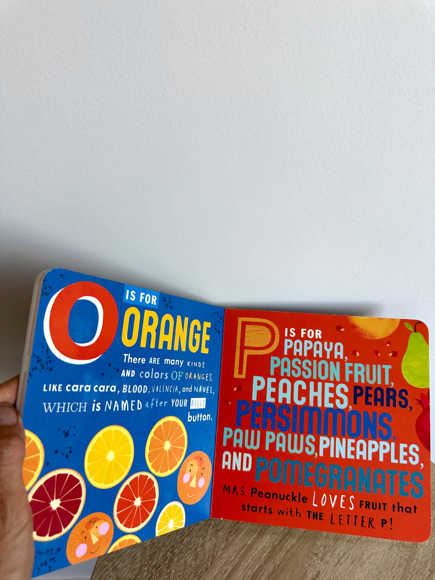 Mrs. Peanuckle's Fruit Alphabet Book / 0-3 years