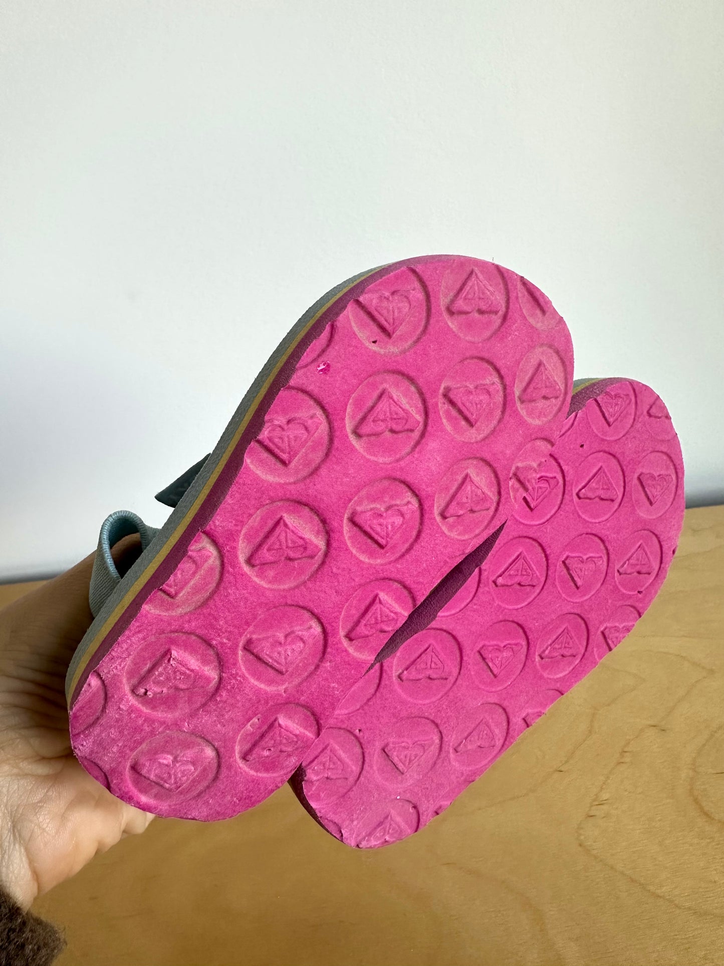 Roxy Velcro Floral Sandals / Size 6 Toddler?